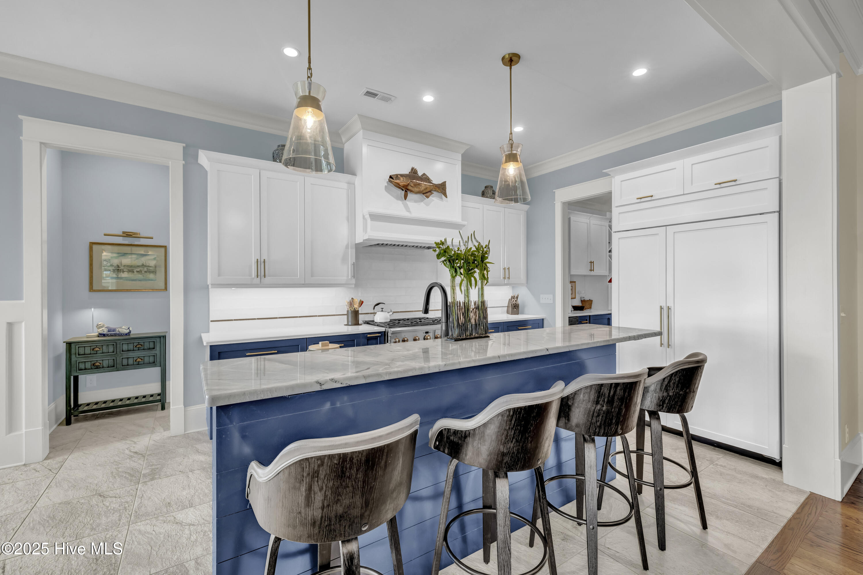 100537011 | Photo 22