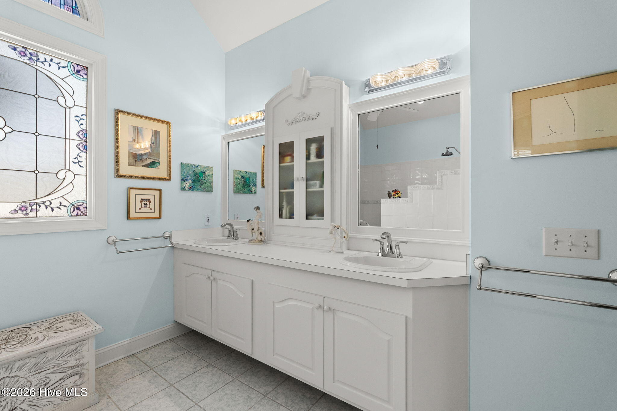 100565565 | Photo 38