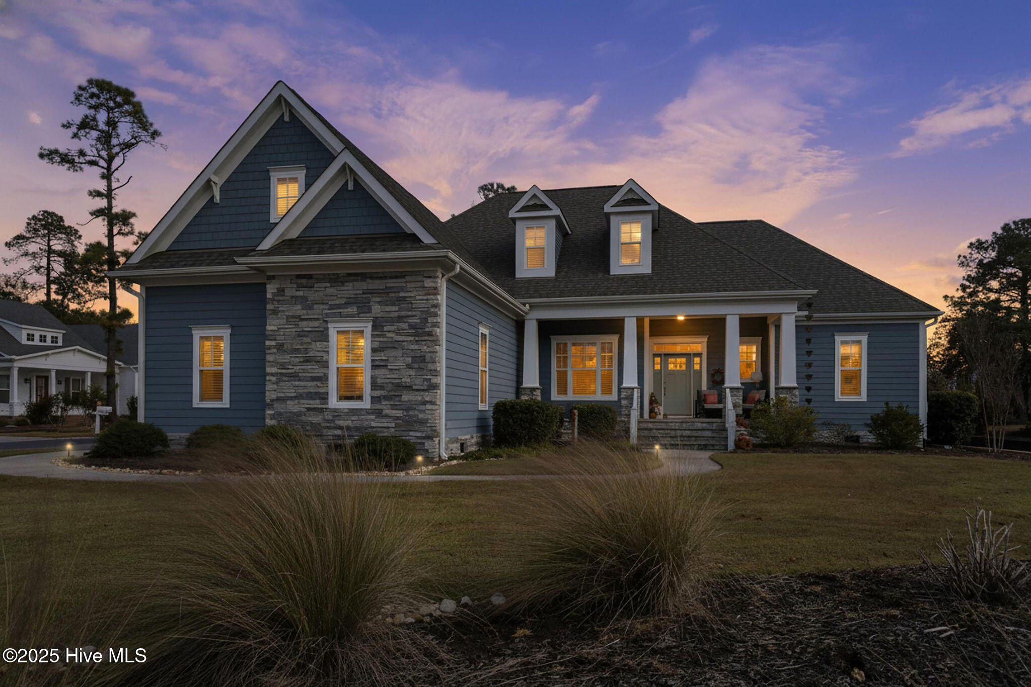 100547270 | Photo 42