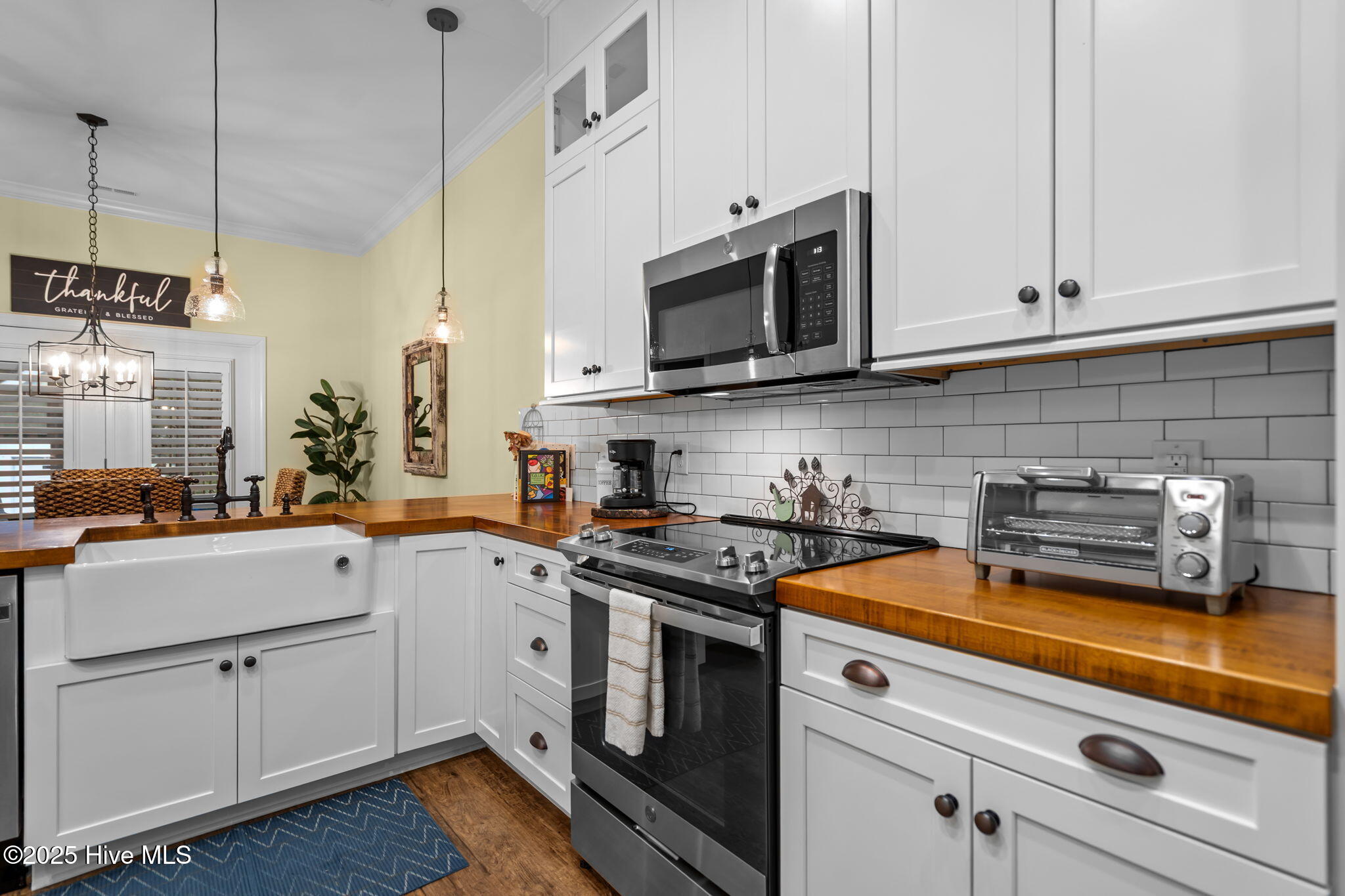 100524220 | Photo 24