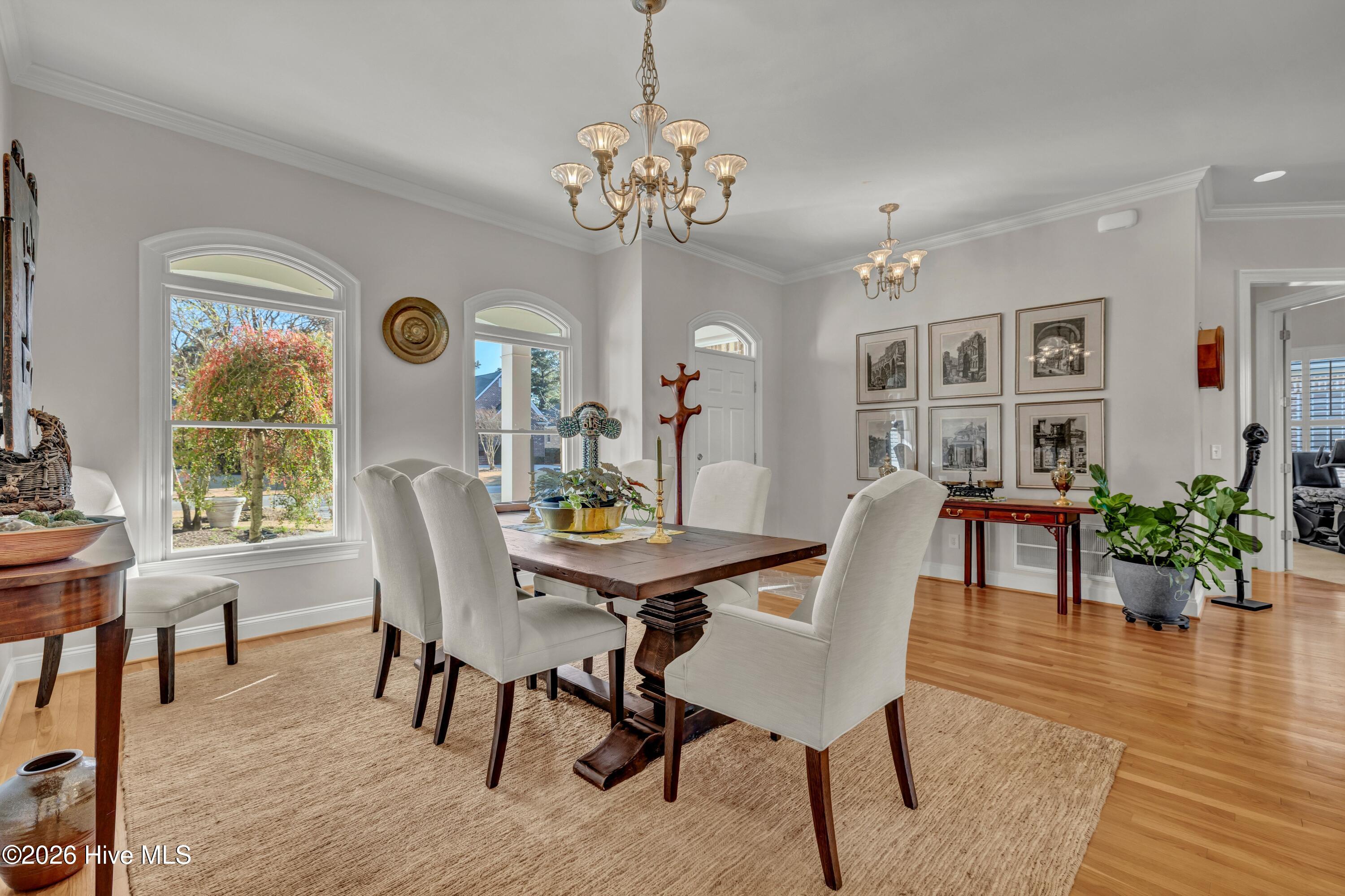 100554870 | Photo 32