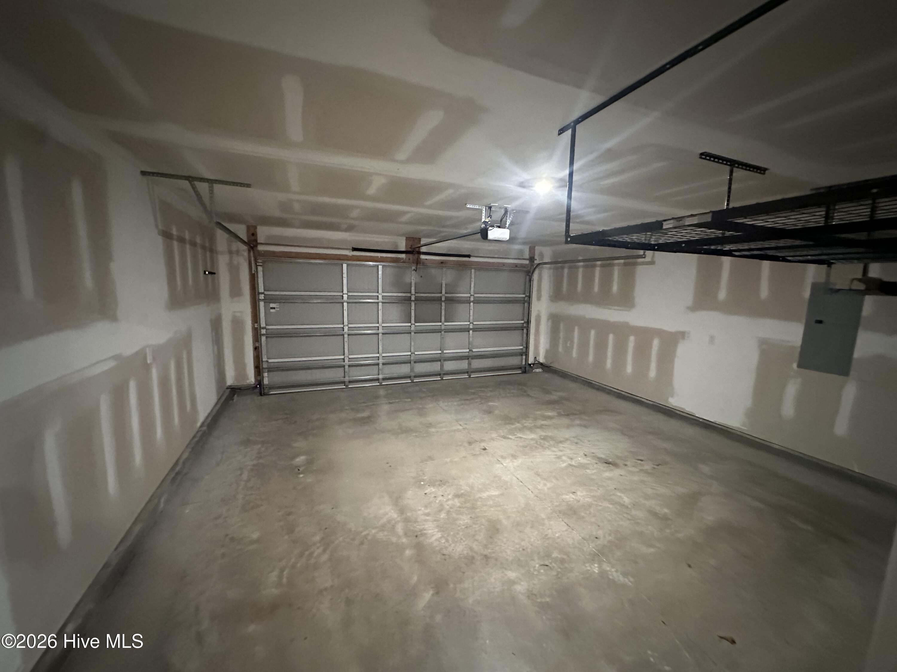 100549378 | Photo 18