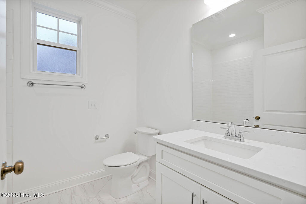 100471796 | Photo 26