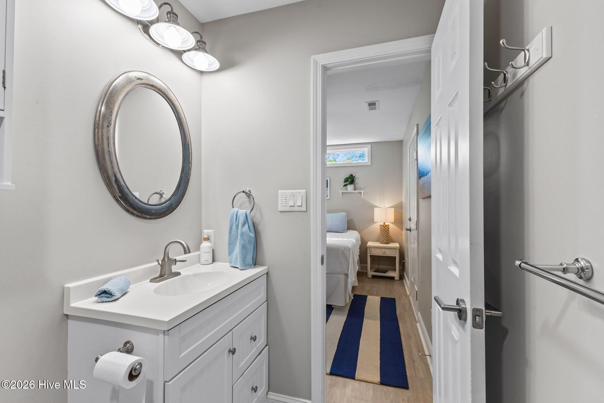 100568584 | Photo 31