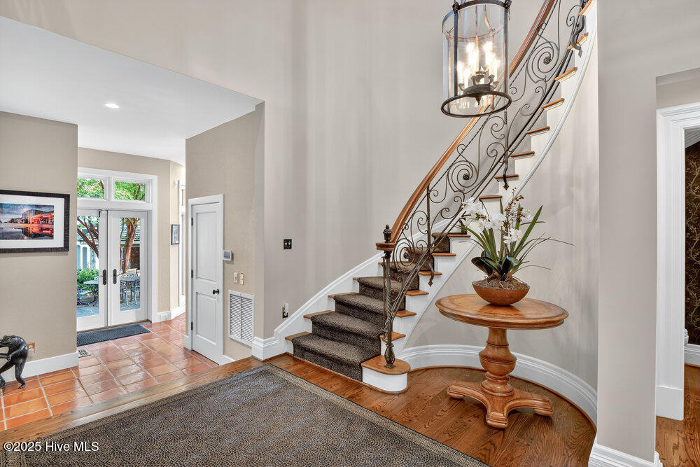 100544850 | Photo 27