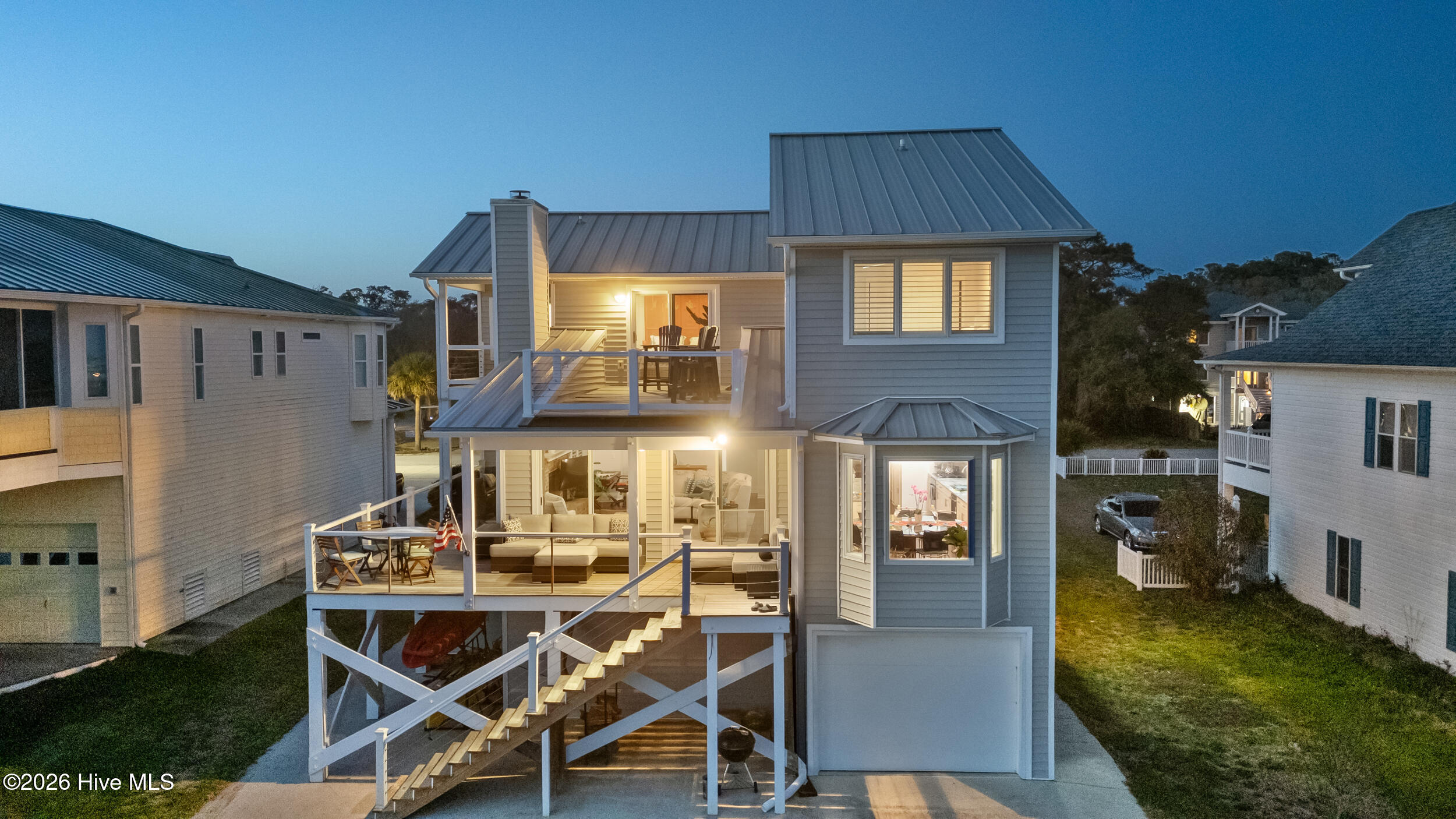 100564811 | Photo 93