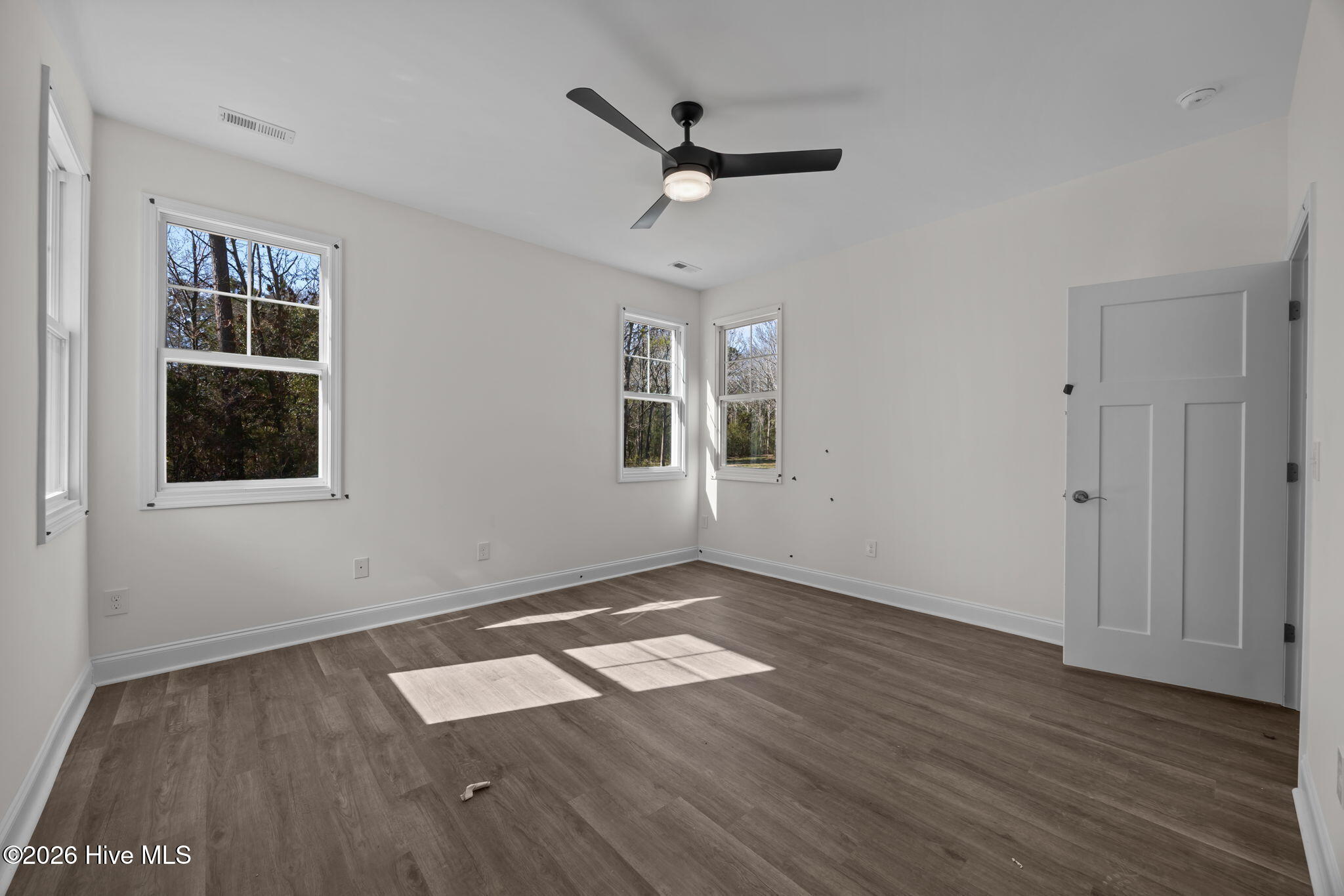 100528707 | Photo 22