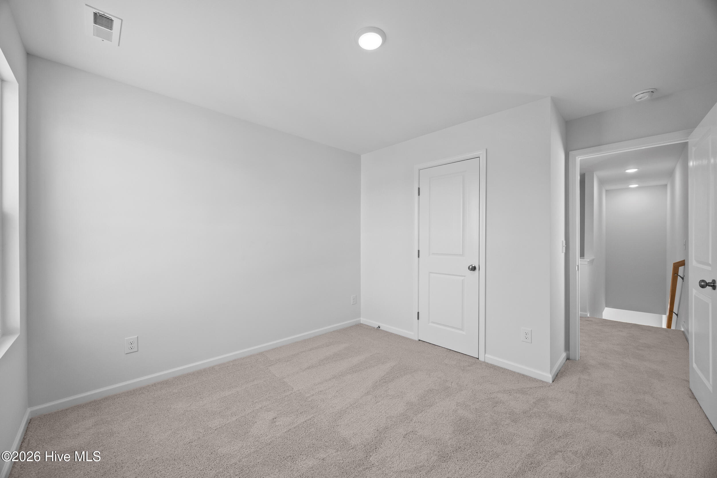 100547269 | Photo 26