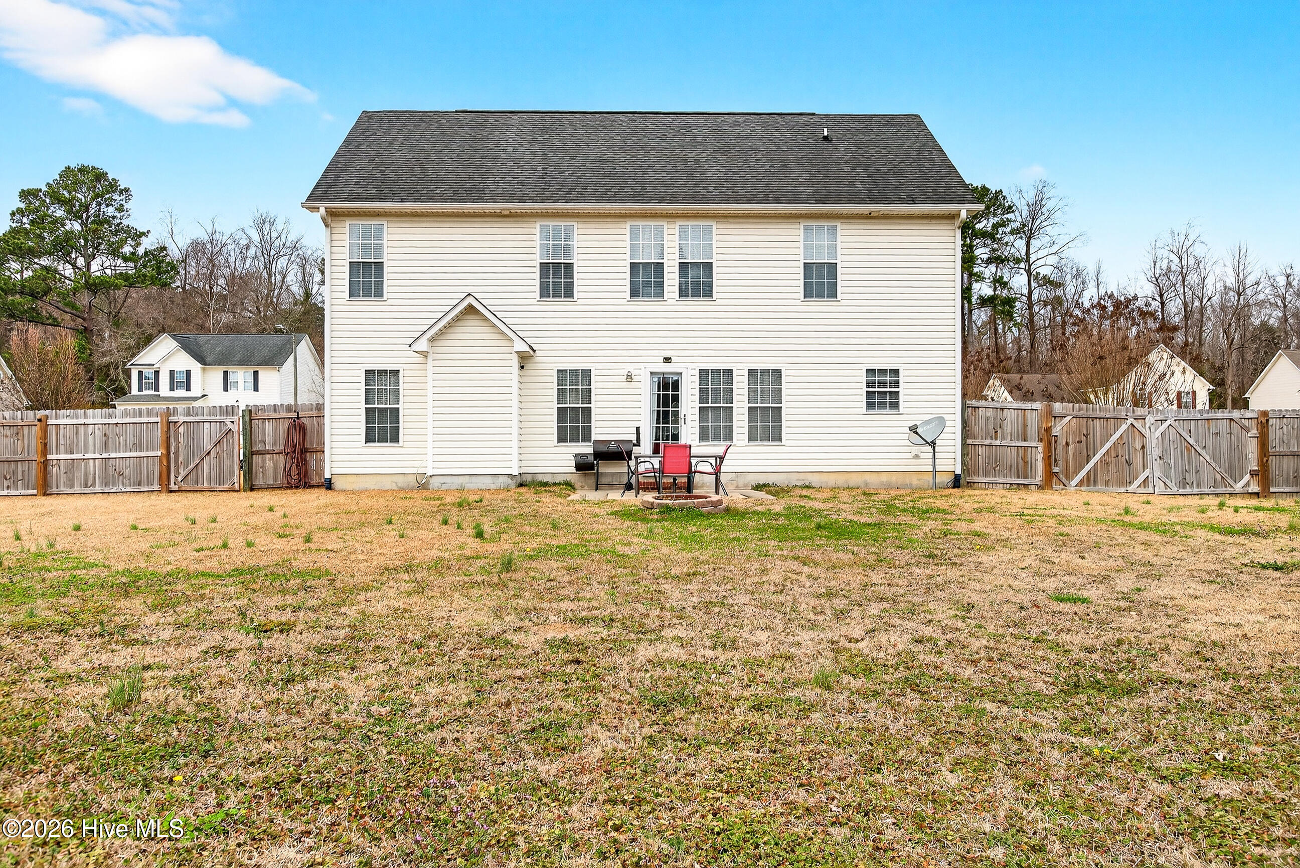 100557000 | Photo 32