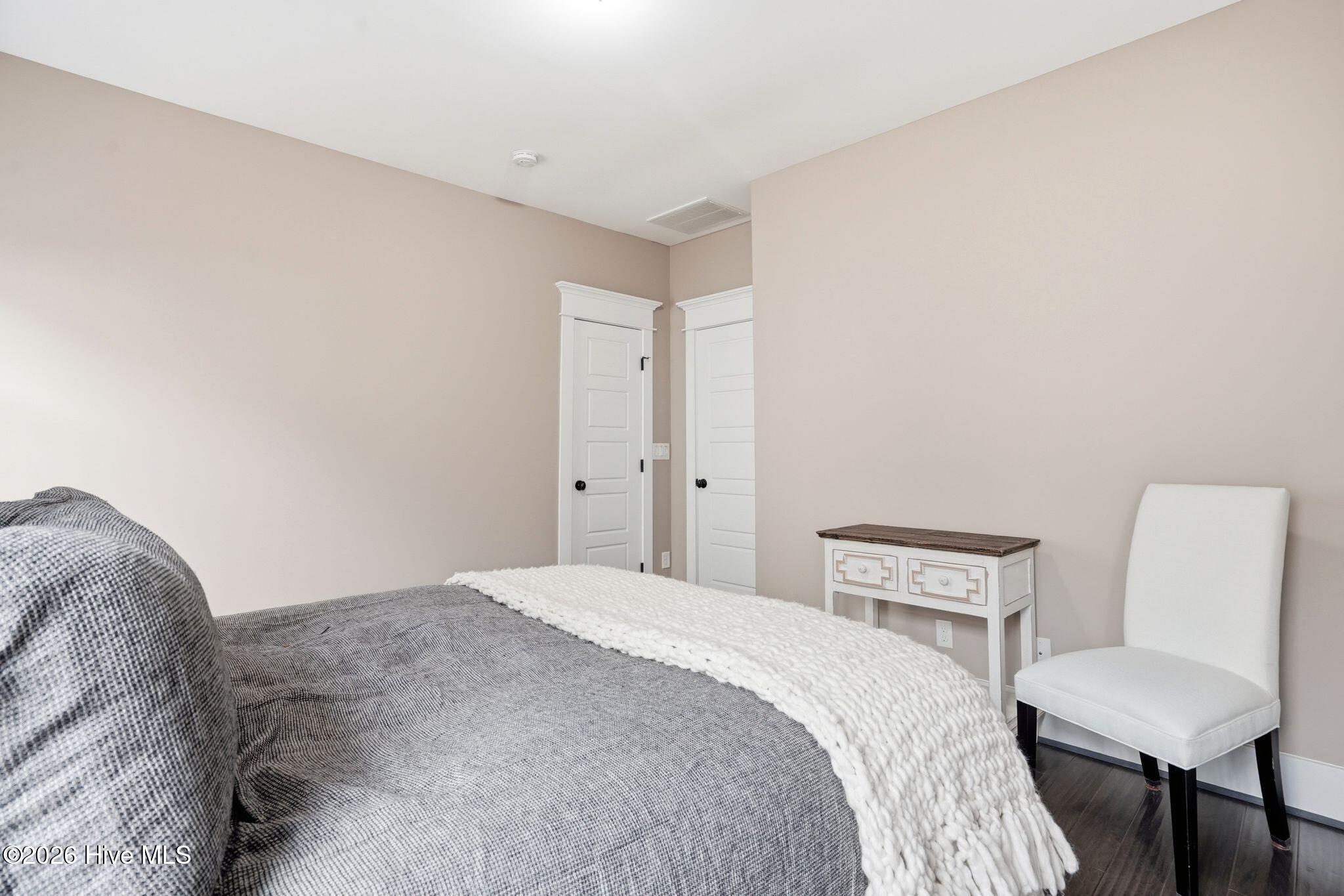 100559080 | Photo 43