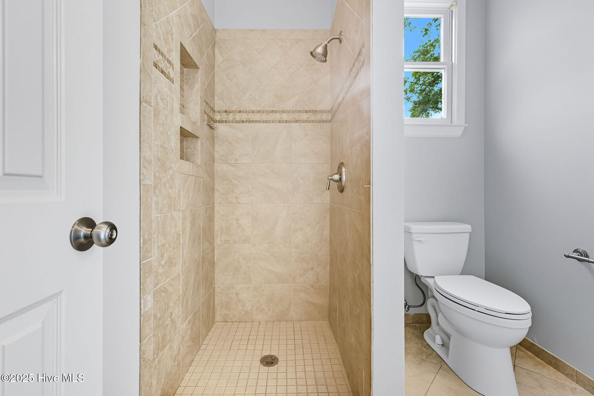 100529892 | Photo 29