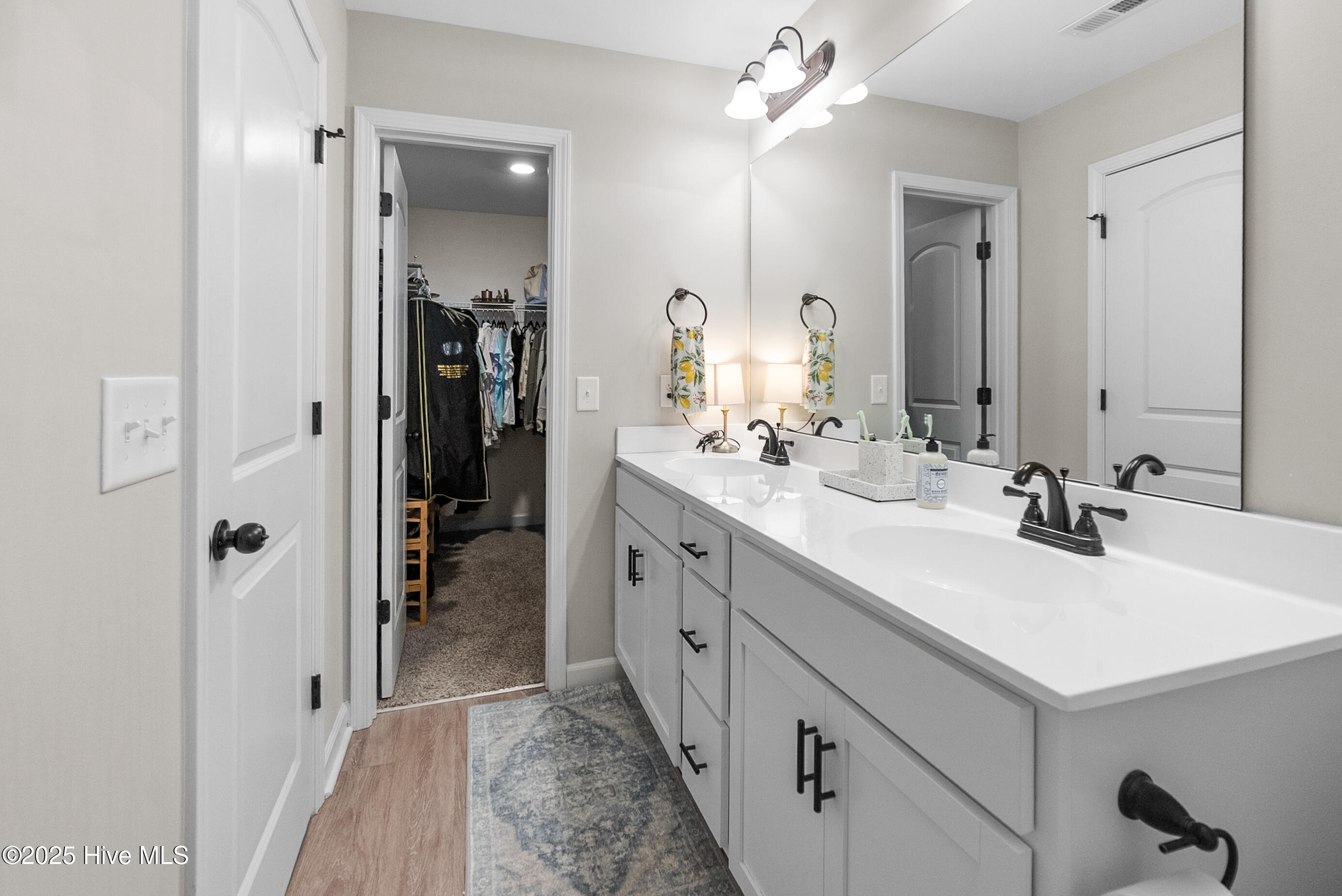 100545526 | Photo 16