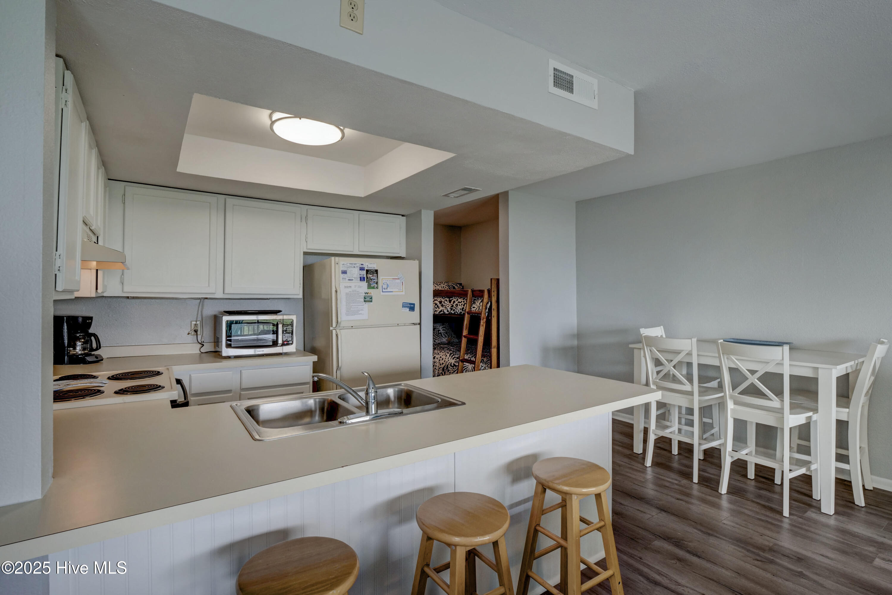 100527631 | Photo 11