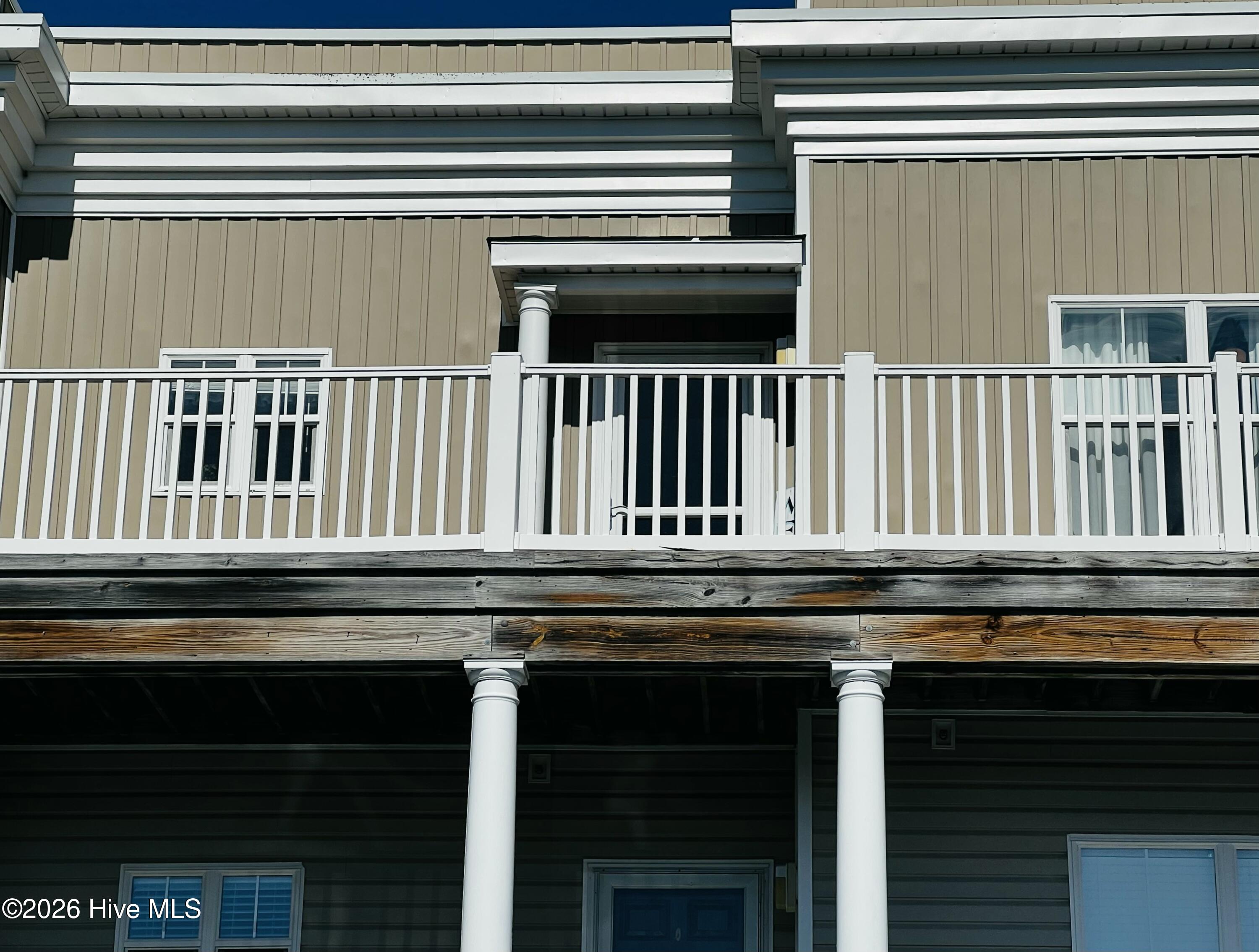 100550987 | Photo 27