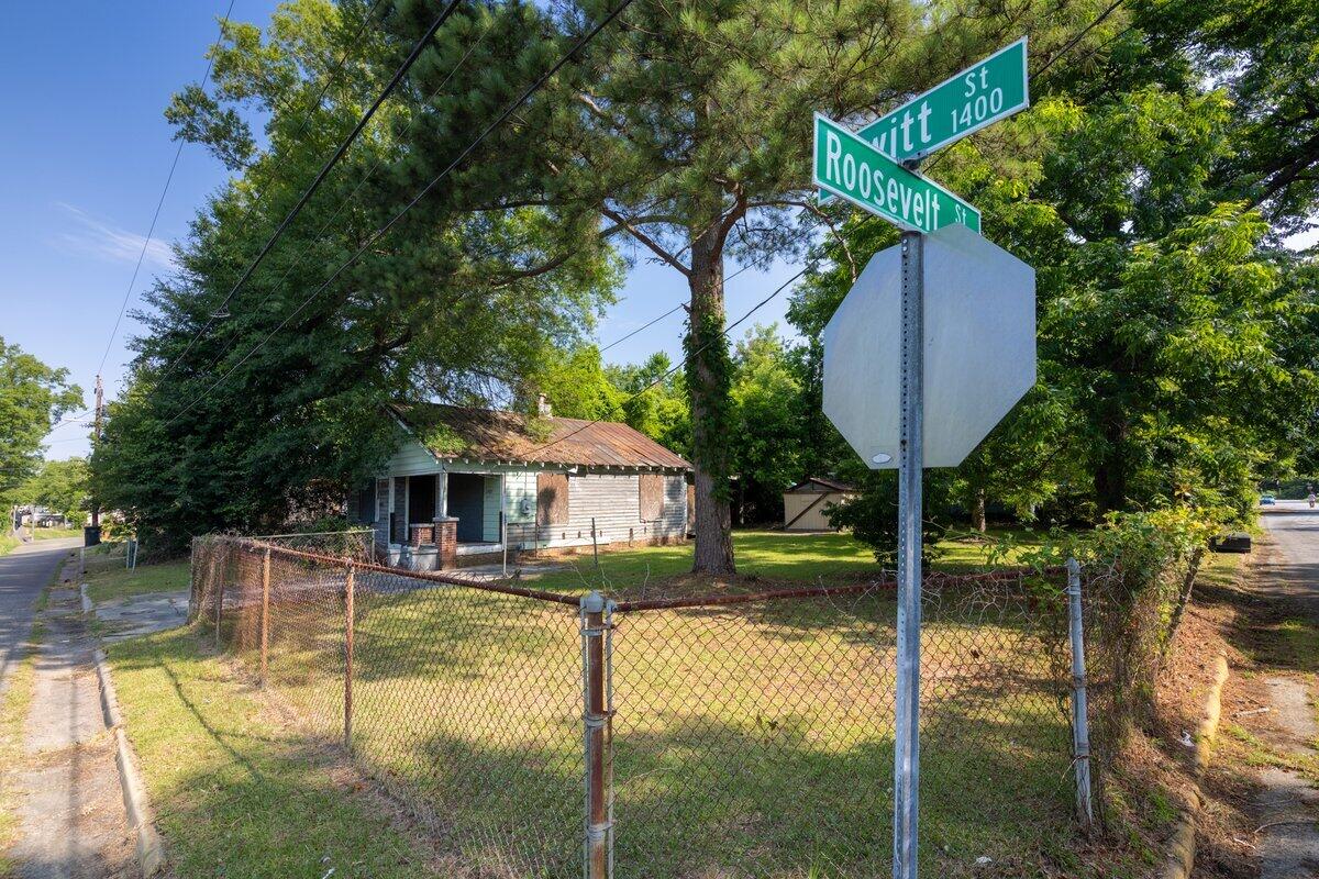 1439 Dewitt Street-08