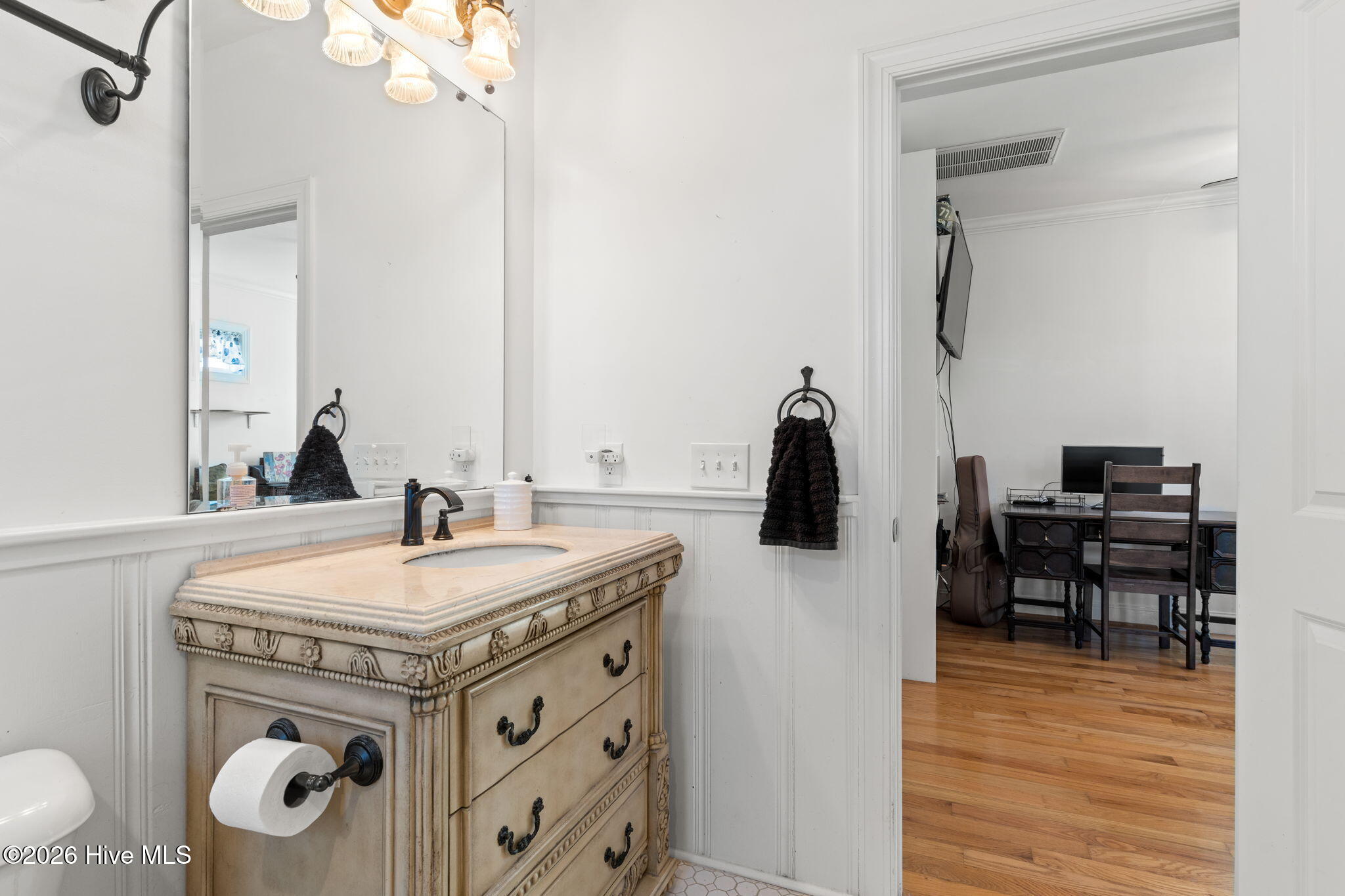 100546382 | Photo 32