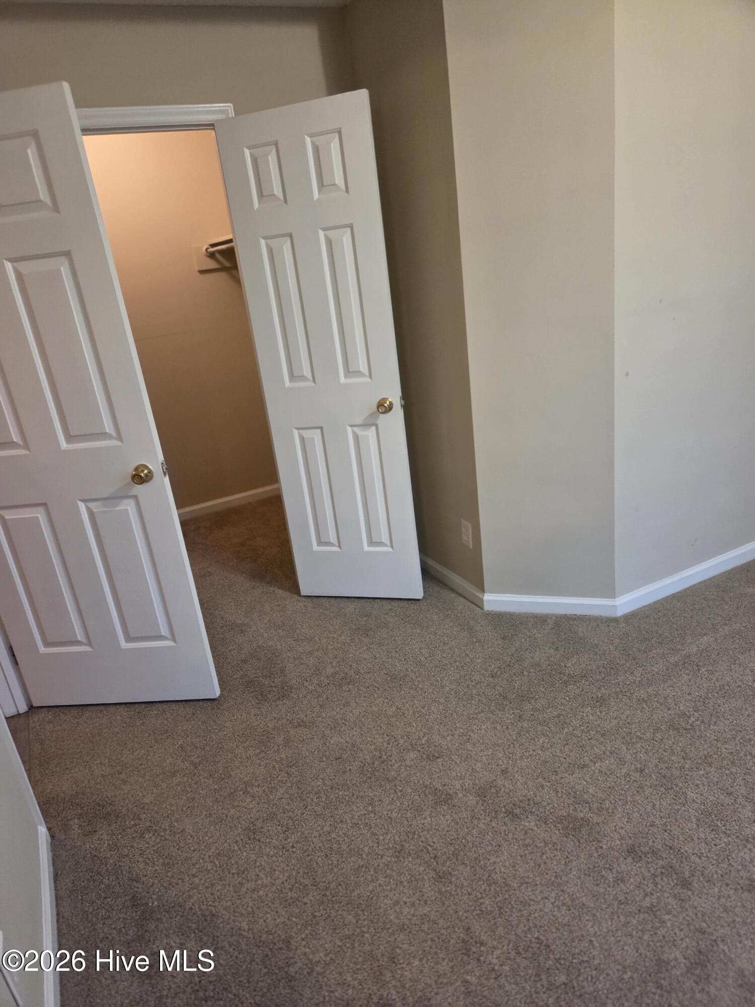 Undisclosed Address, Greenville, NC, 27858