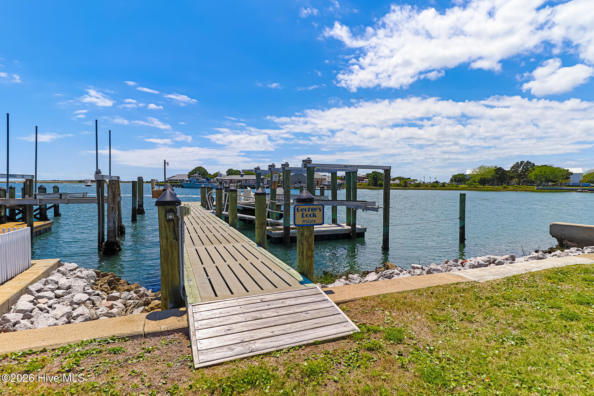 102 & 113 Front Street,Beaufort