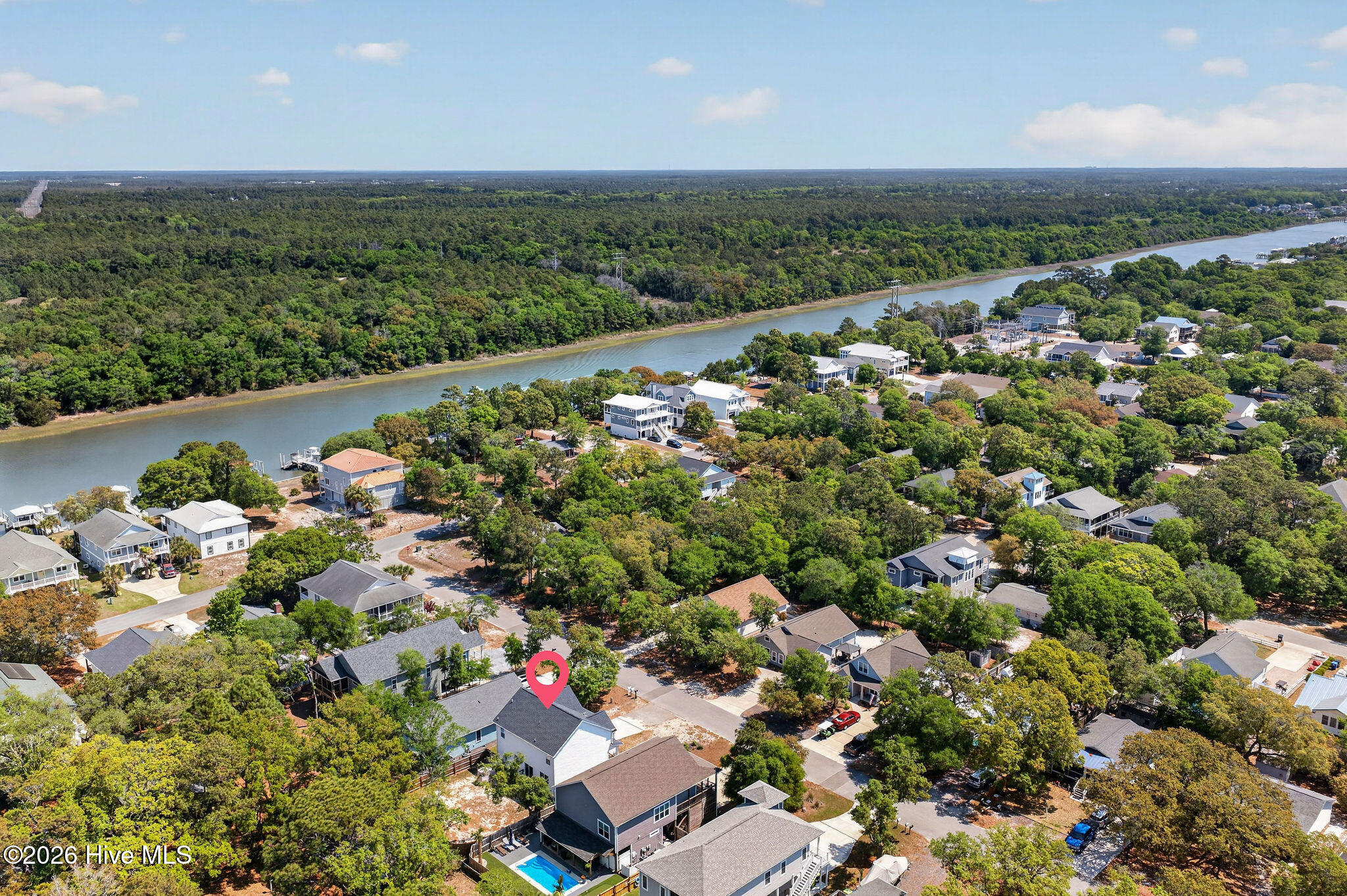 100570587 | Photo 51