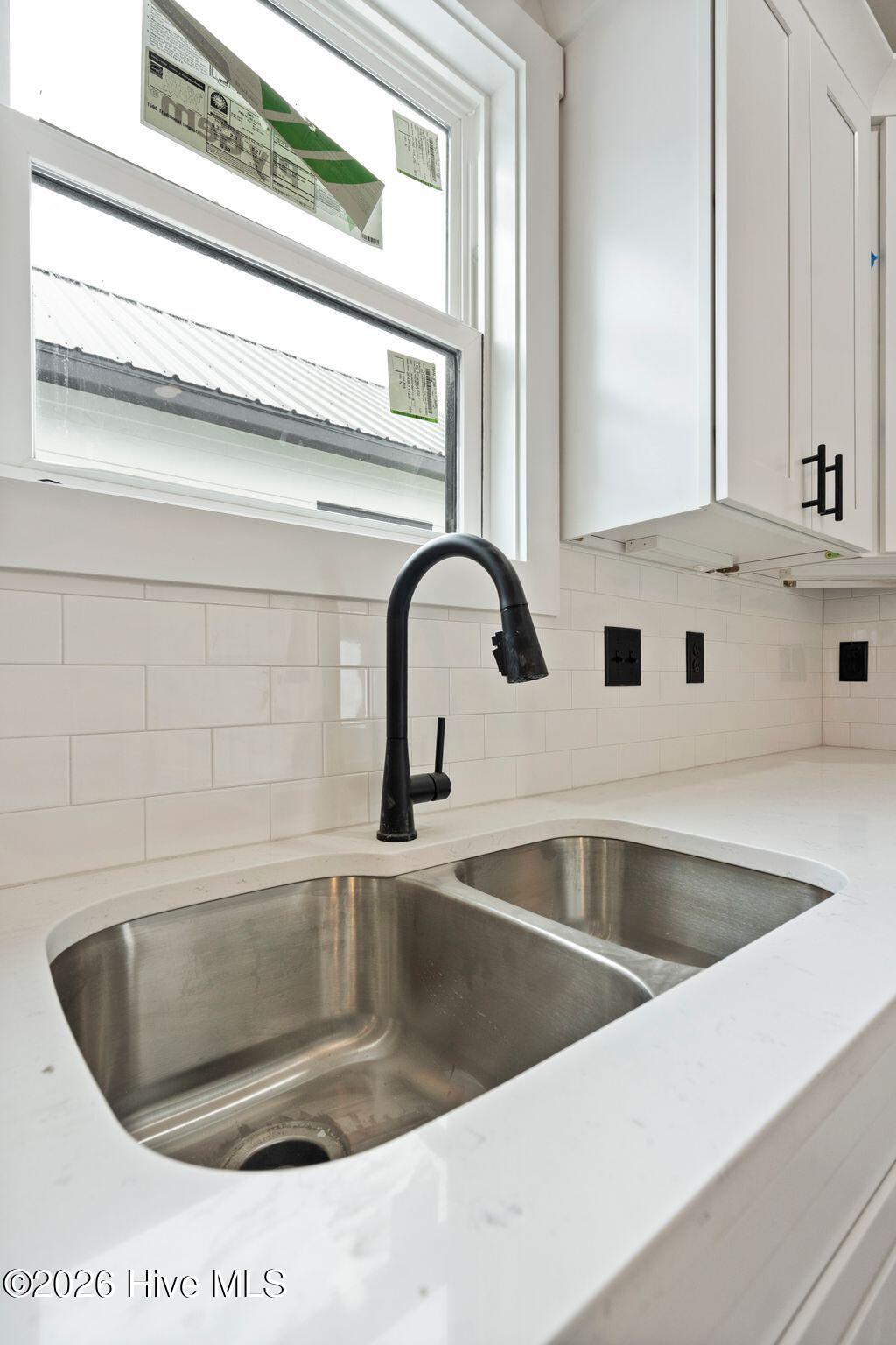 100558023 | Photo 23