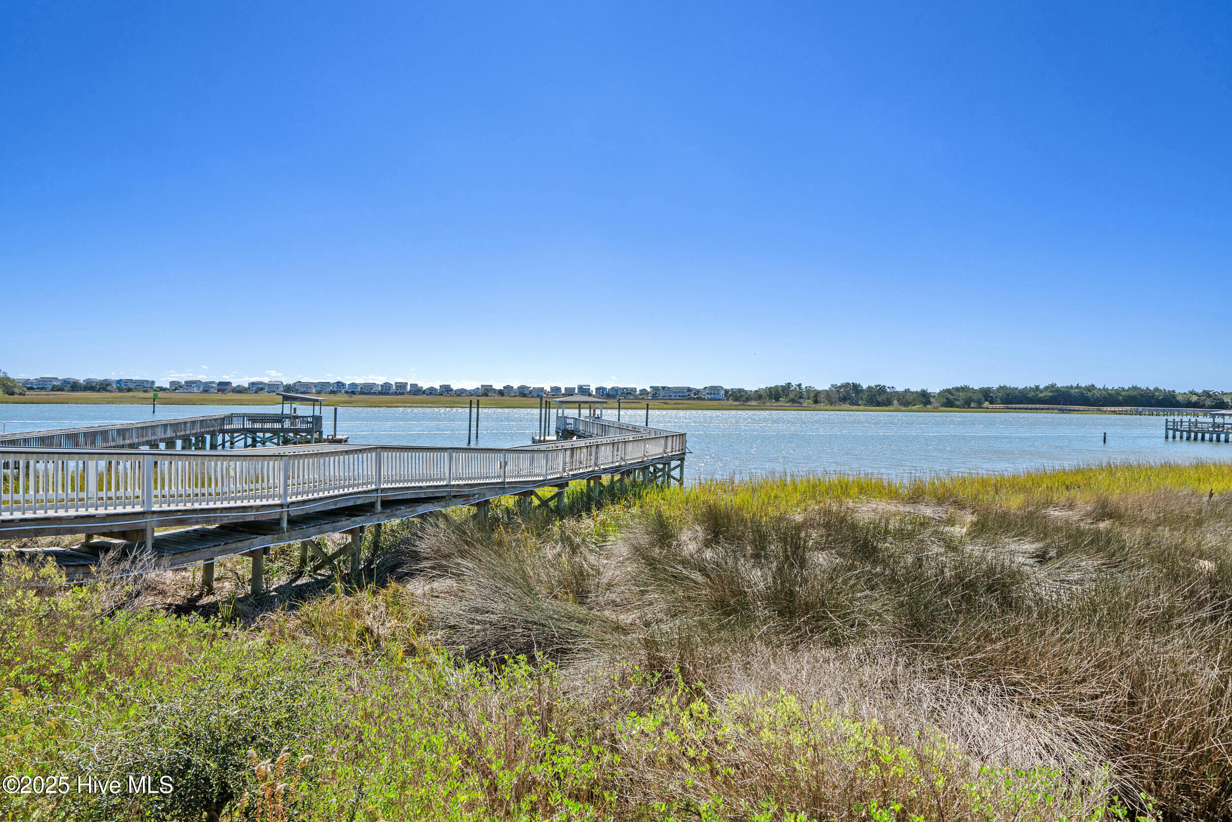 100539009 | Photo 69