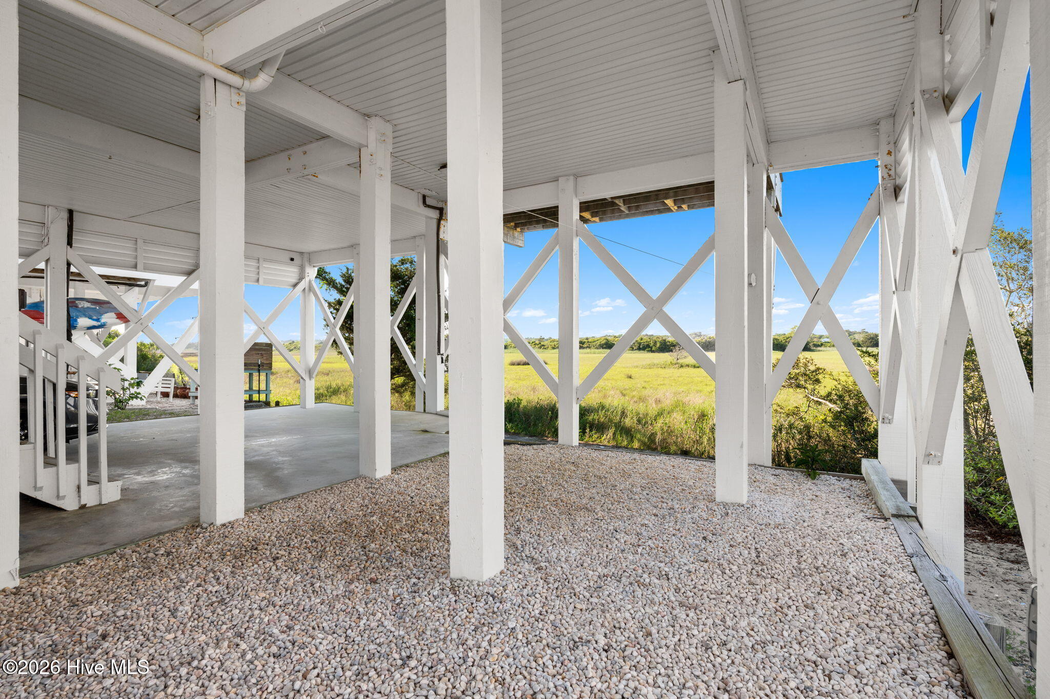 100568458 | Photo 63