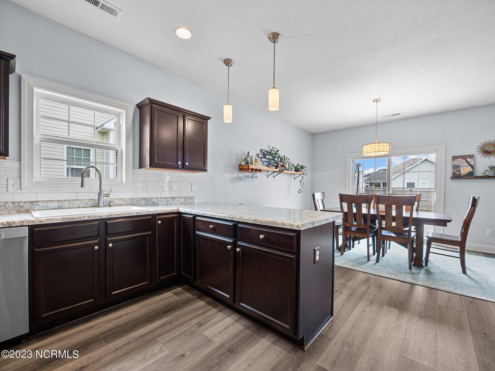 100552658 | Photo 22