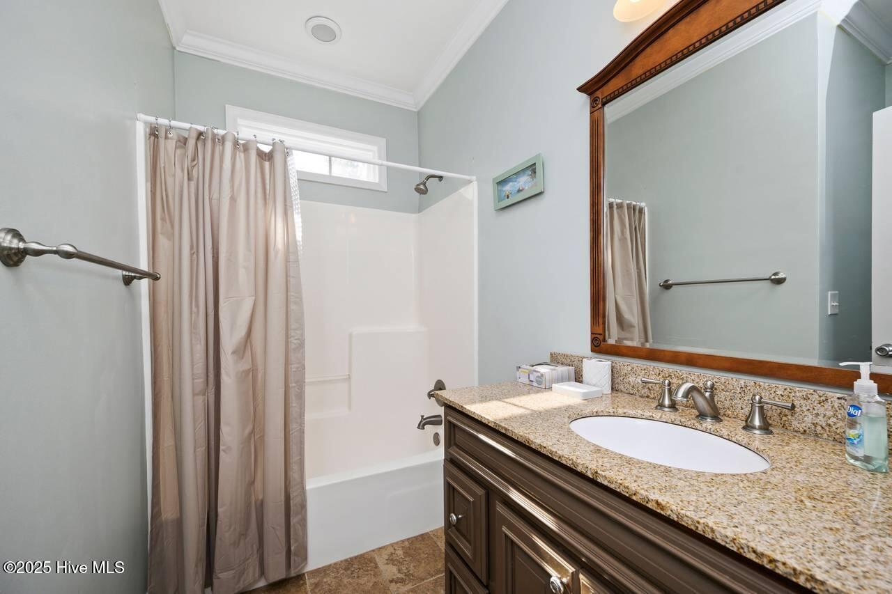 100541389 | Photo 30