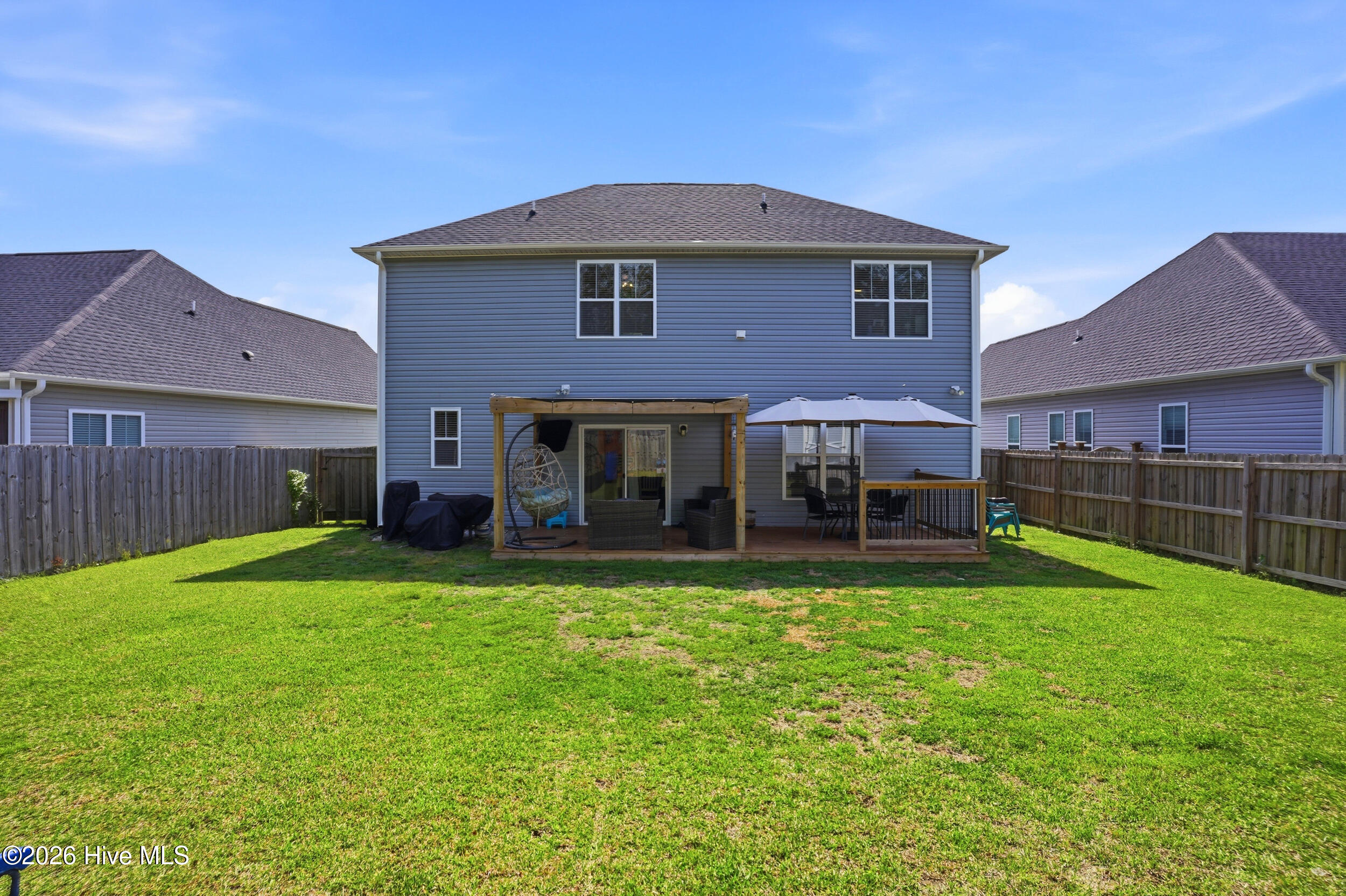 100567183 | Photo 40