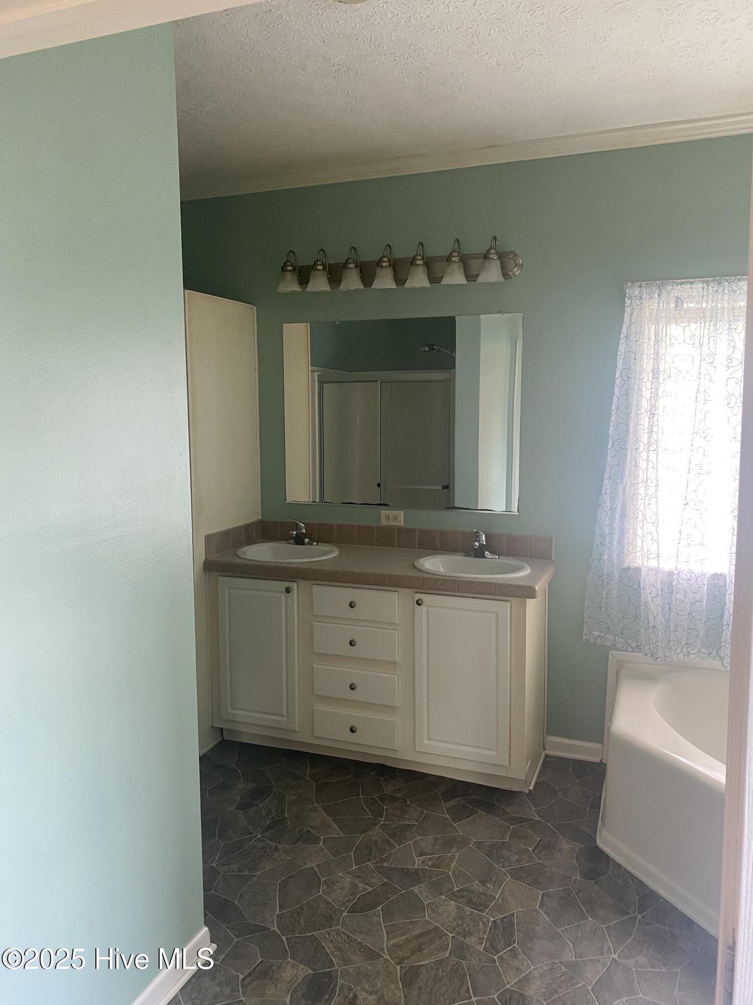 152 Meadowlark Lane,Newport