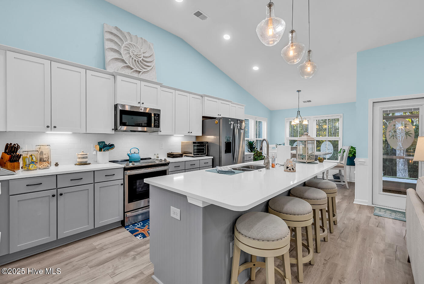 100539654 | Photo 14