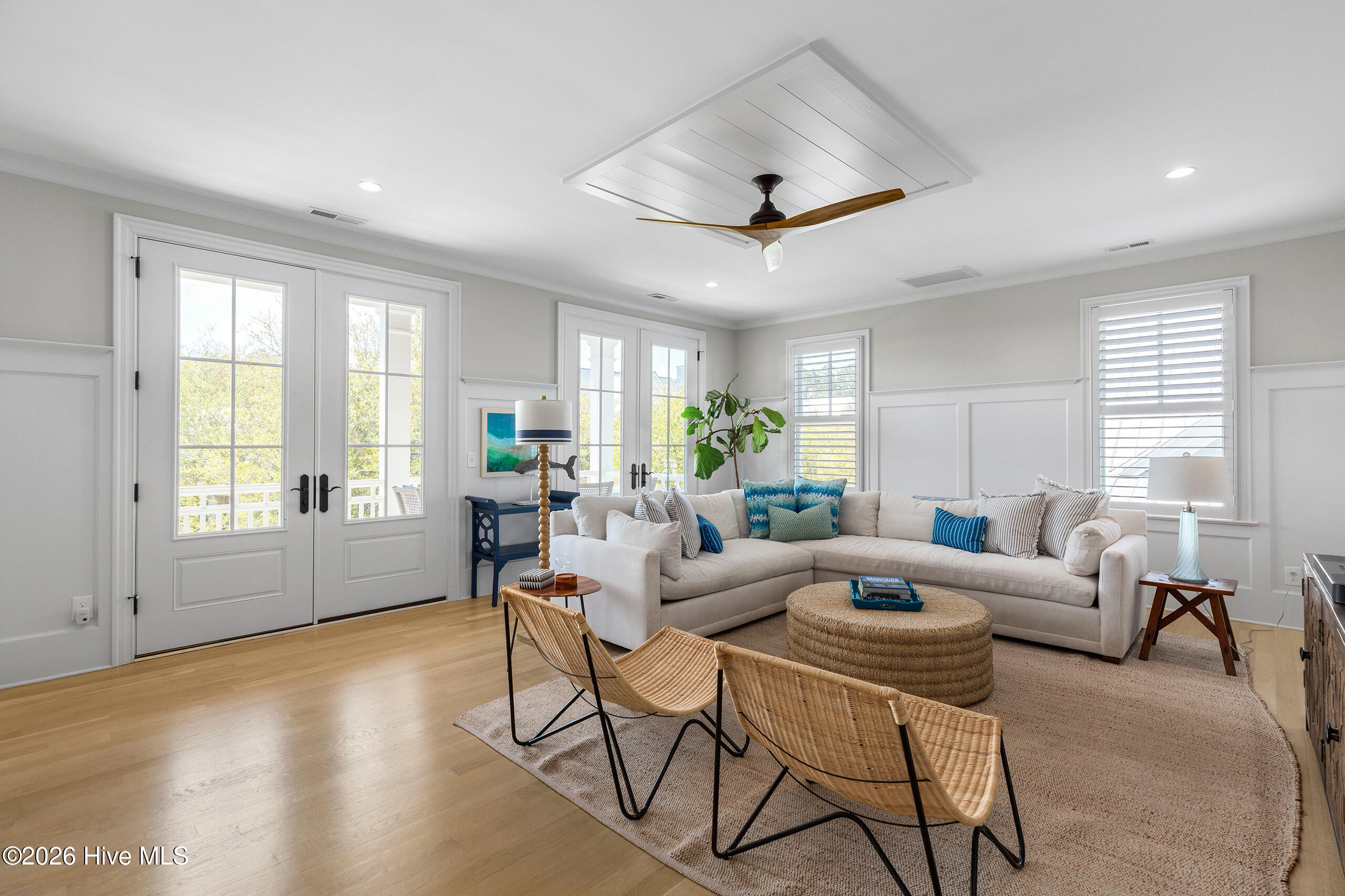 100563719 | Photo 39