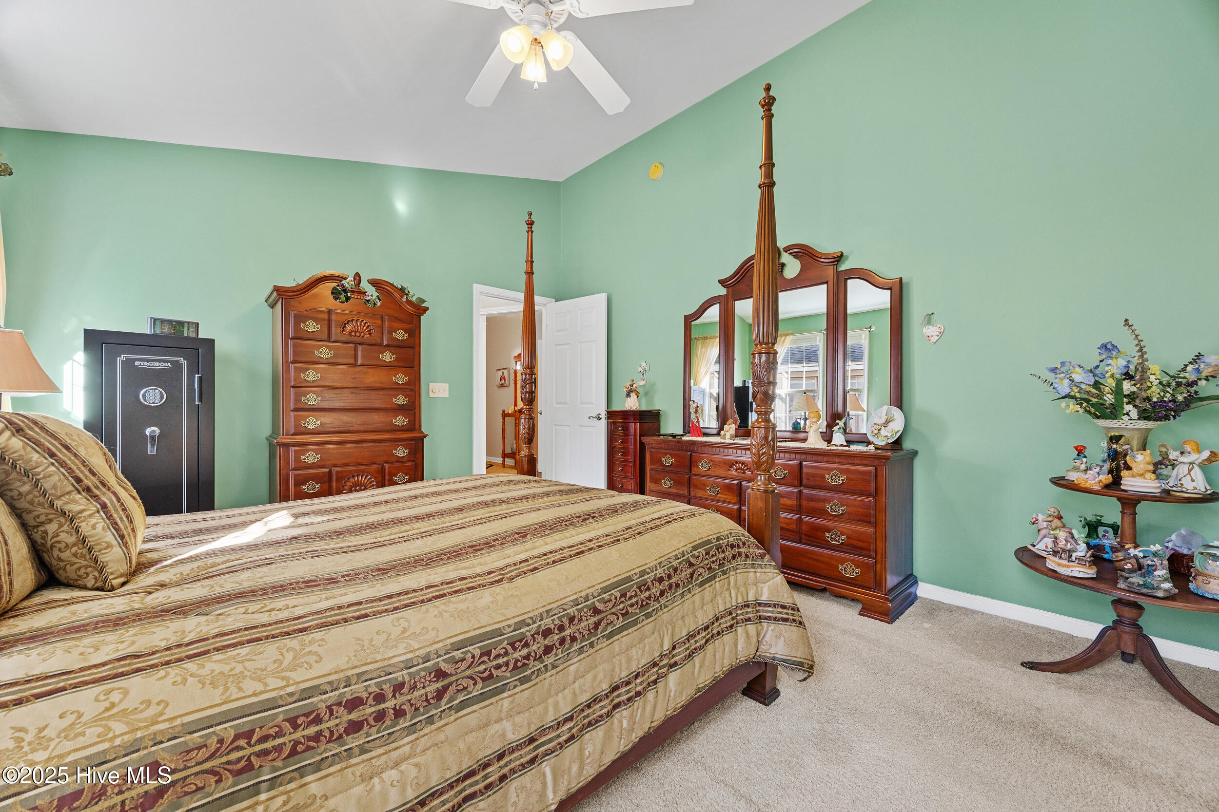 100541714 | Photo 18