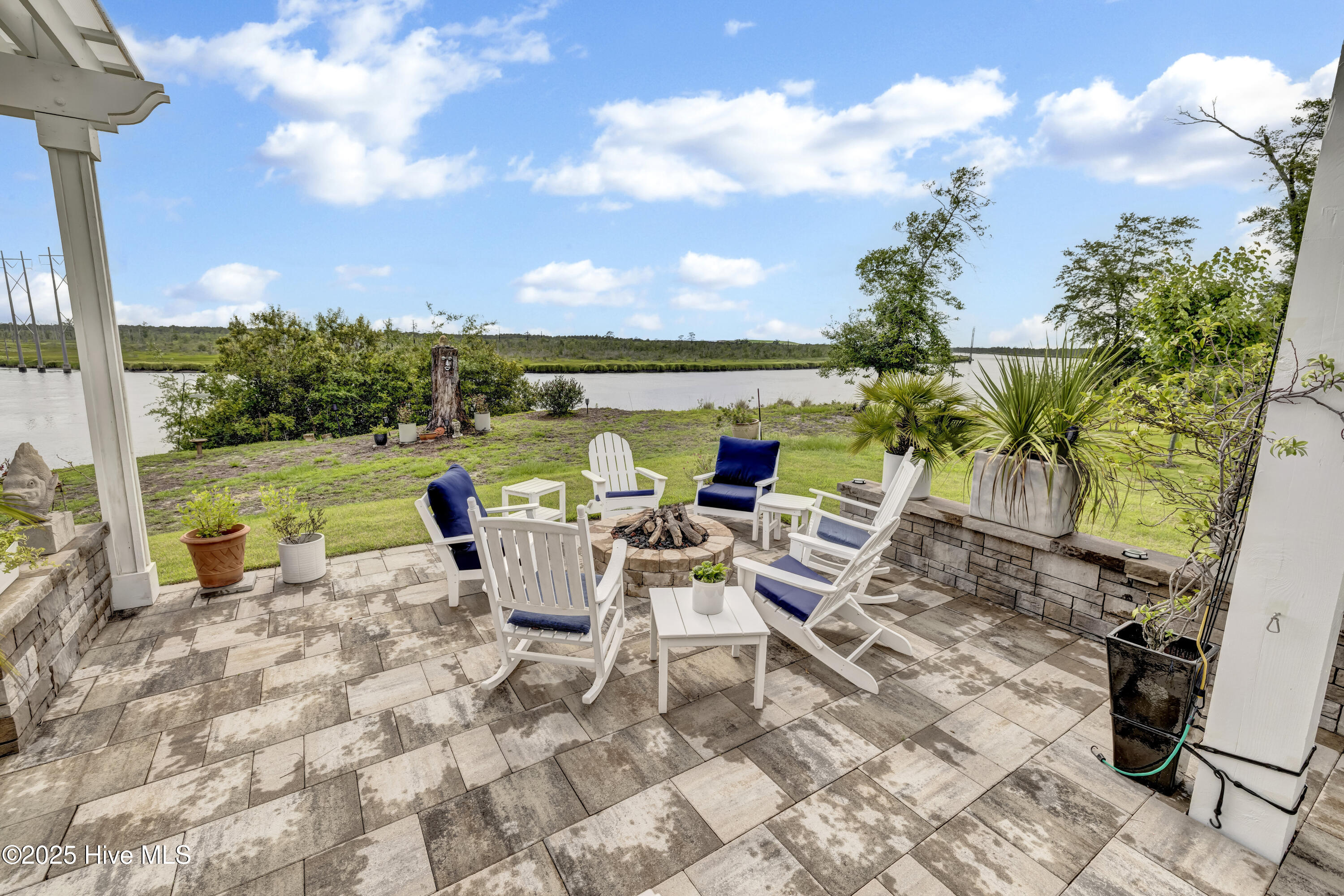 100537011 | Photo 62