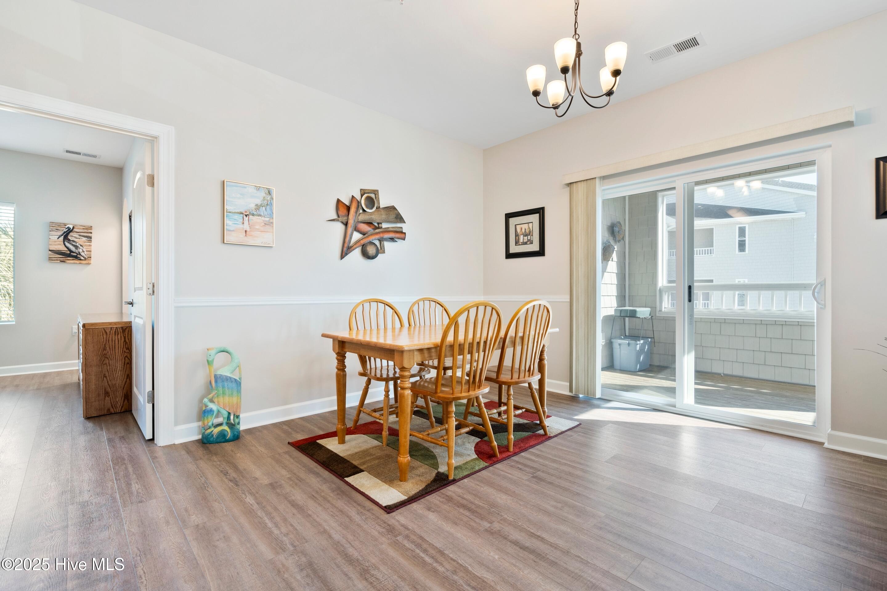 100542204 | Photo 17