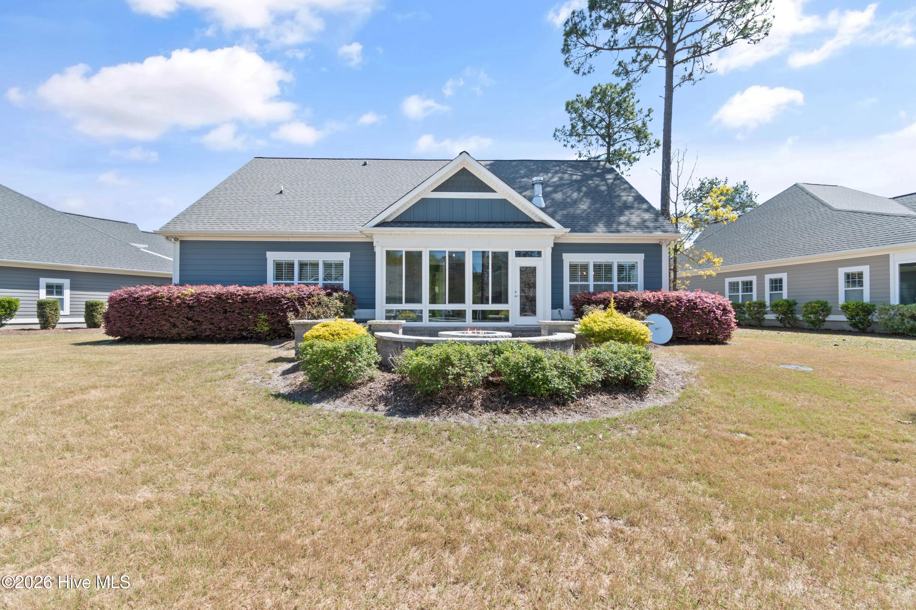 100564386 | Photo 61