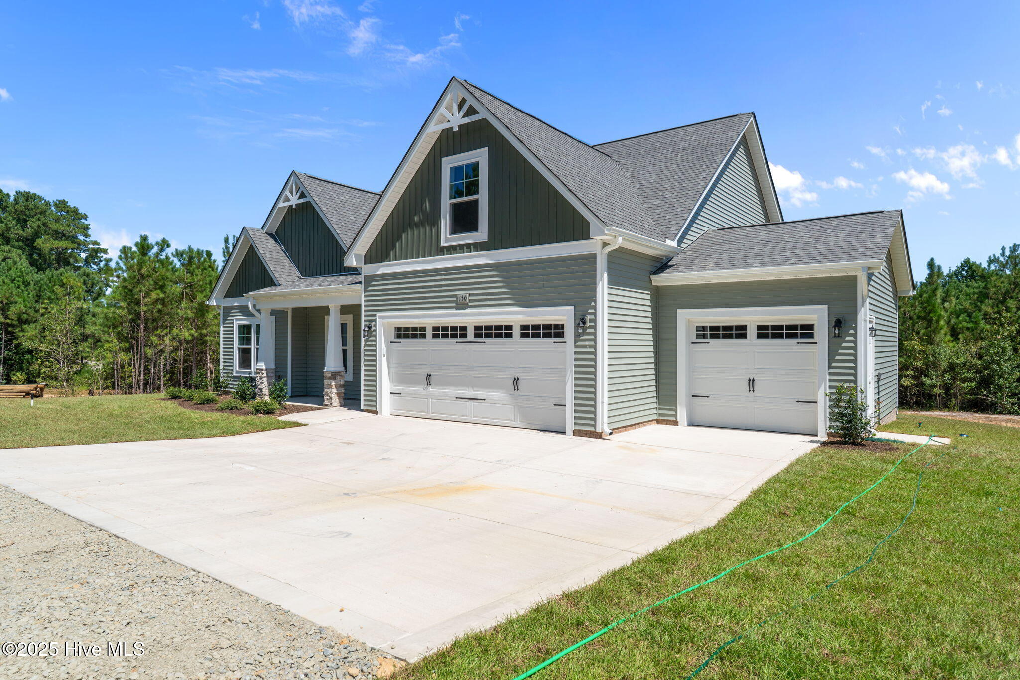 130 Hickory Pointer Way