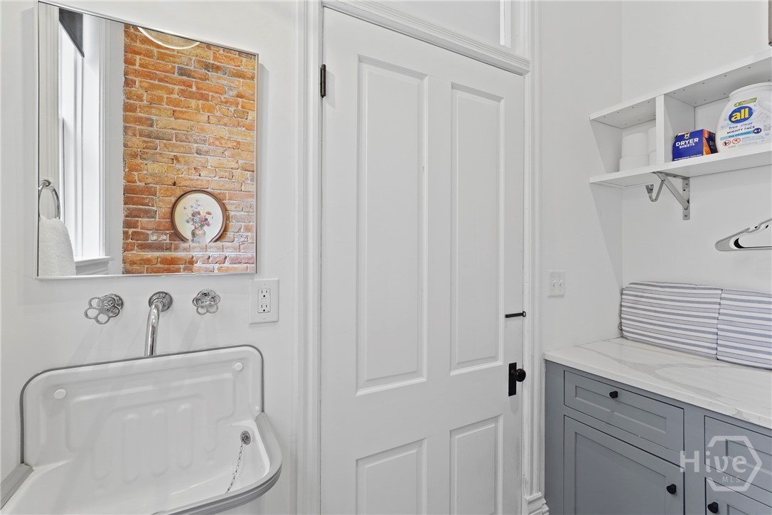 415 Whitaker Street, Savannah, GA, 31401