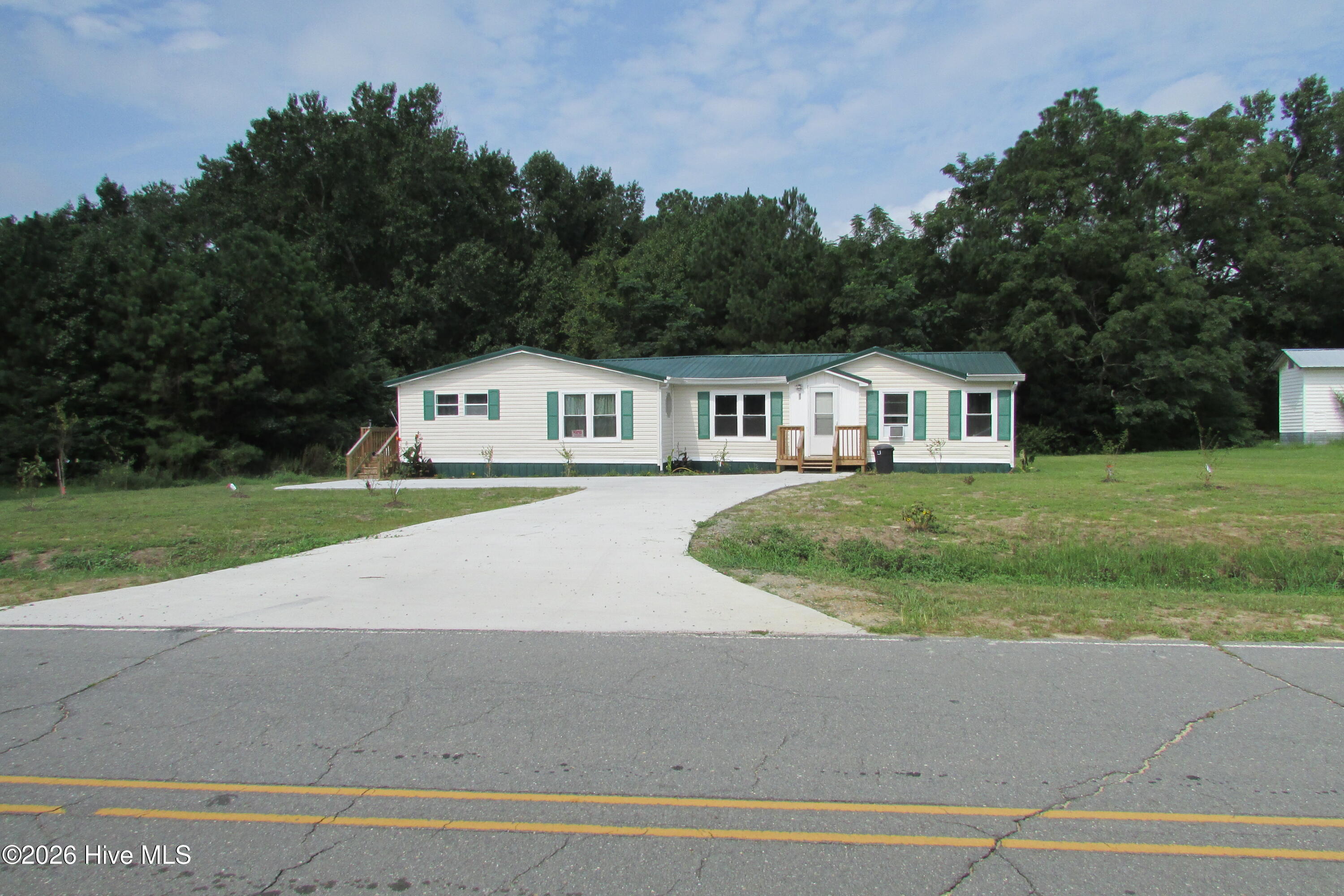 1st image of 913 Isaac Rd, Clinton, NC 28328 | MLS# 100598026