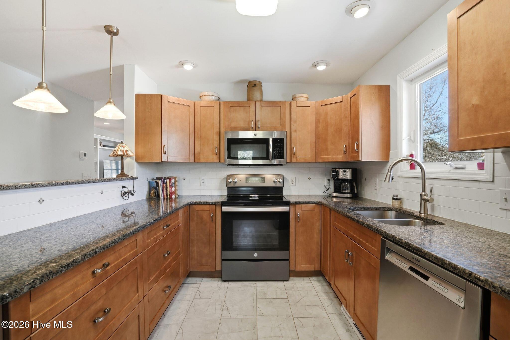 100555111 | Photo 46