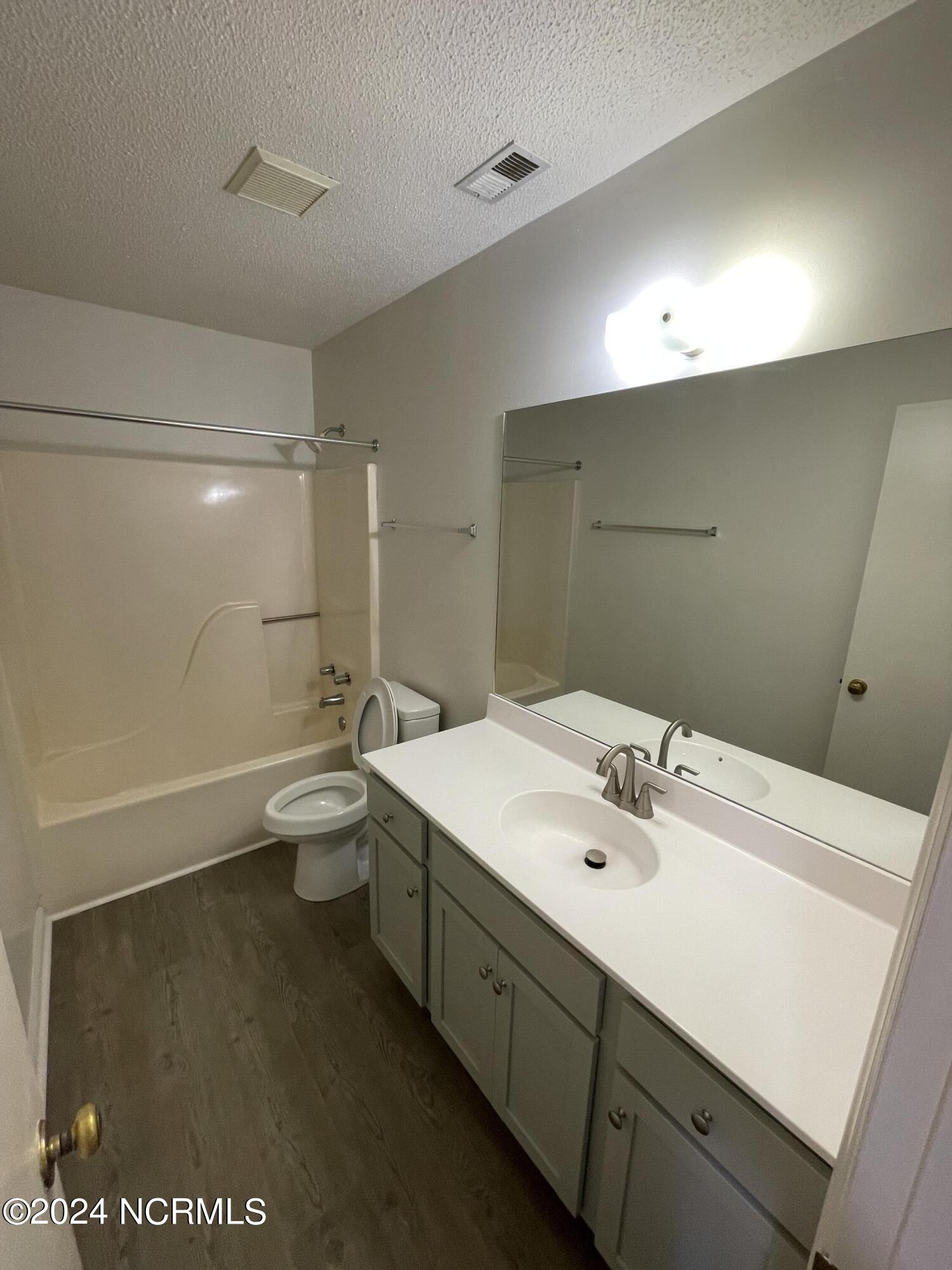 100544416 | Photo 19