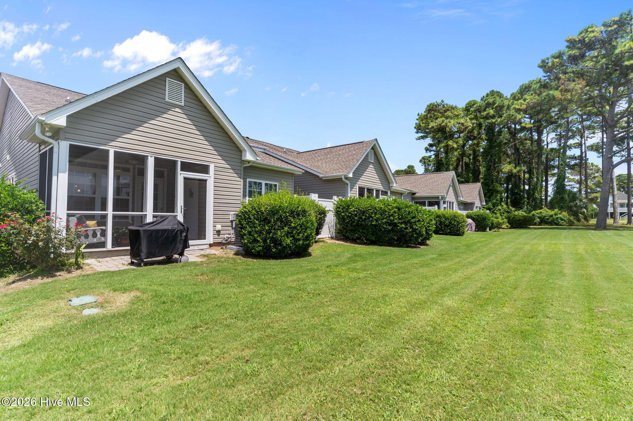 100551893 | Photo 28