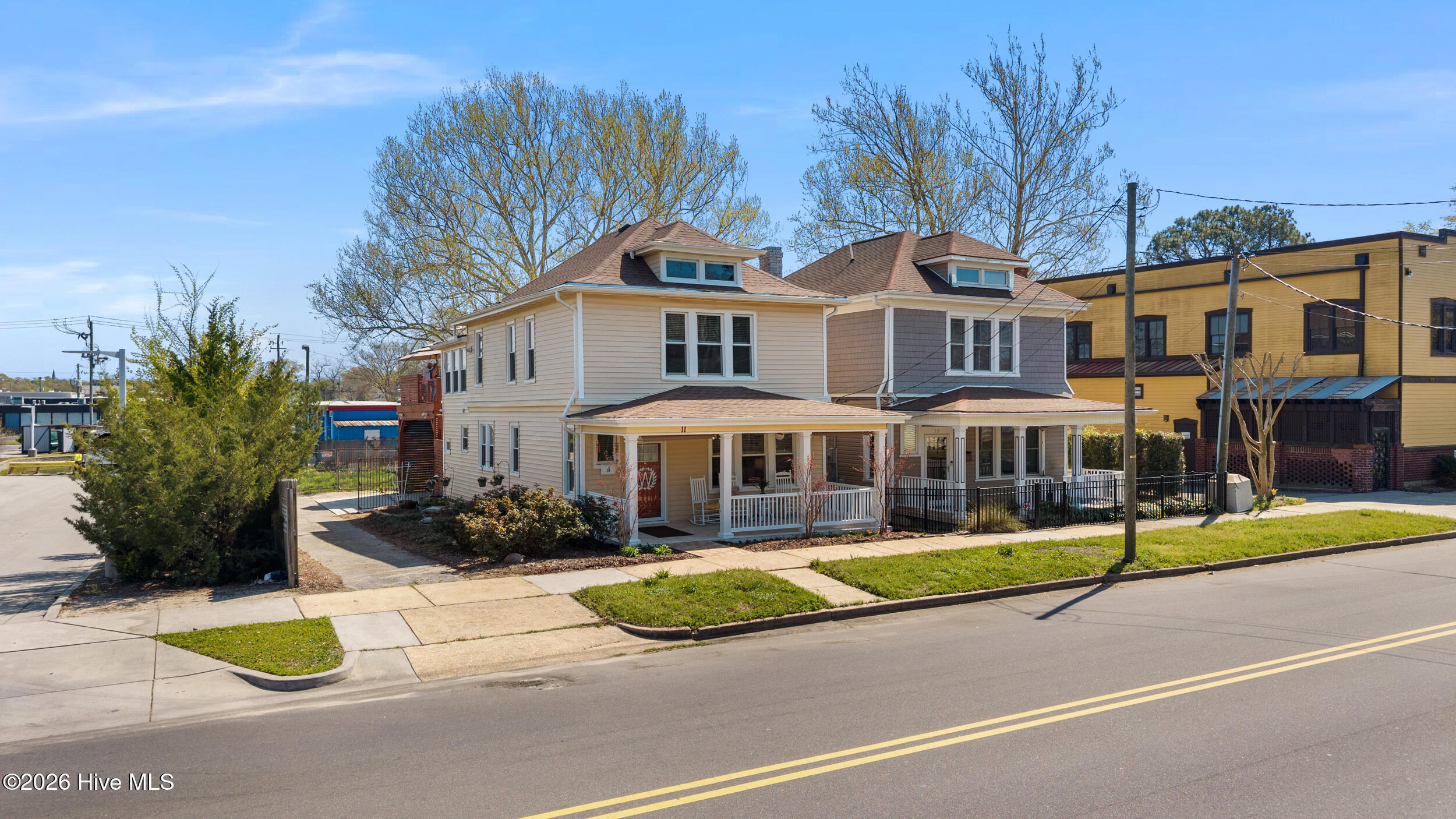 100562723 | Photo 51