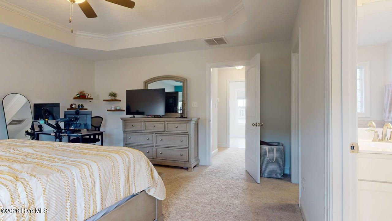 100559216 | Photo 47