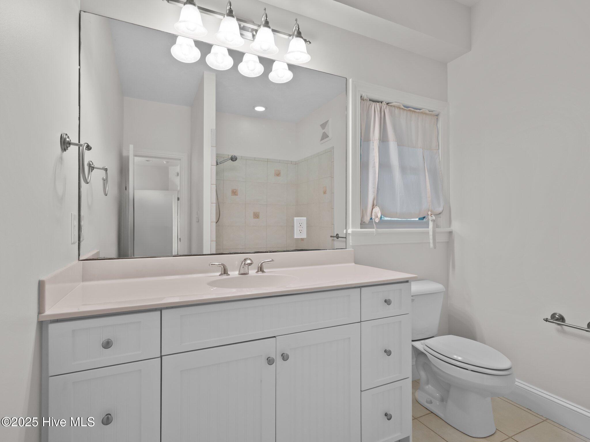 100518679 | Photo 31