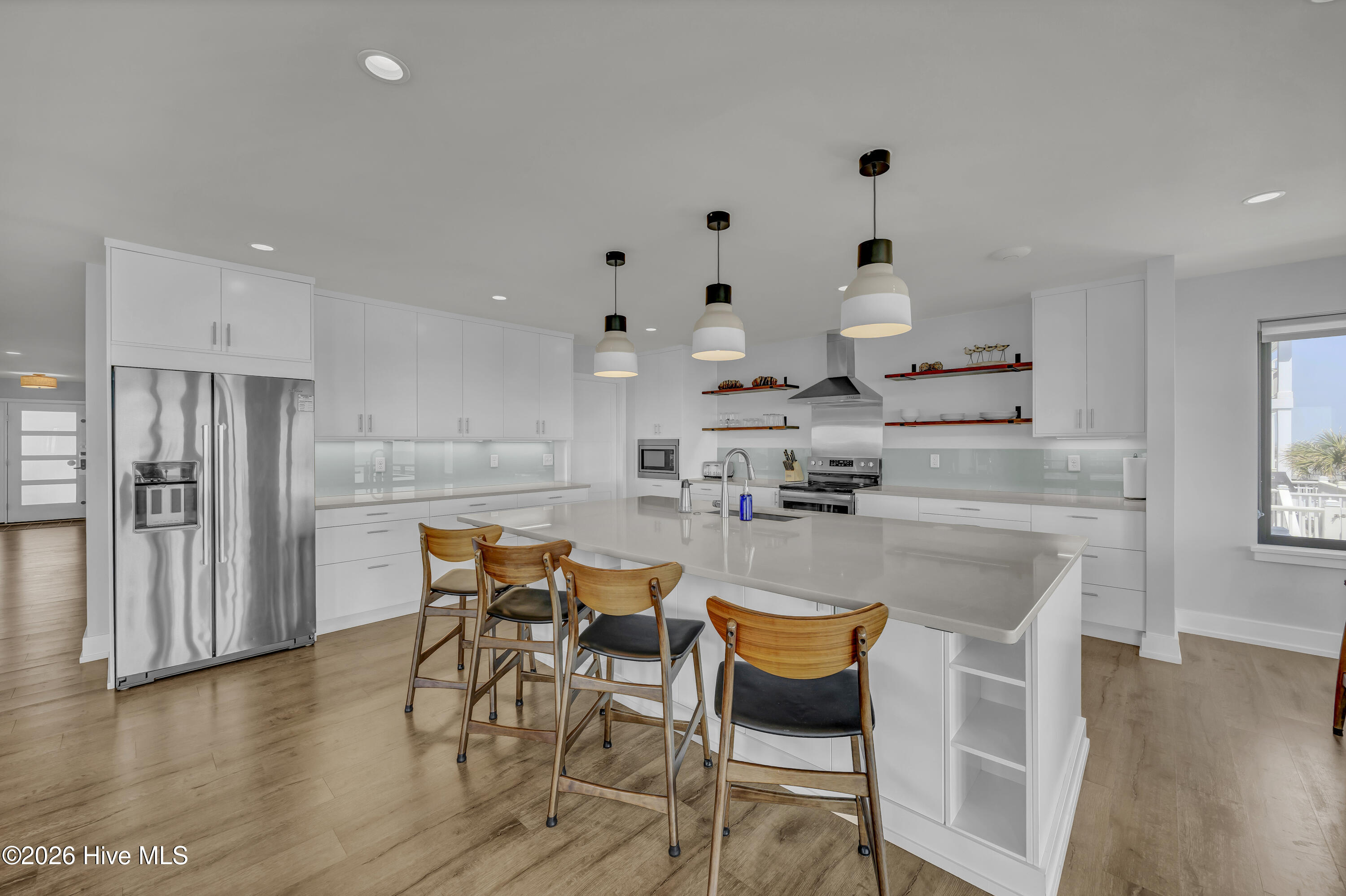 100565280 | Photo 56