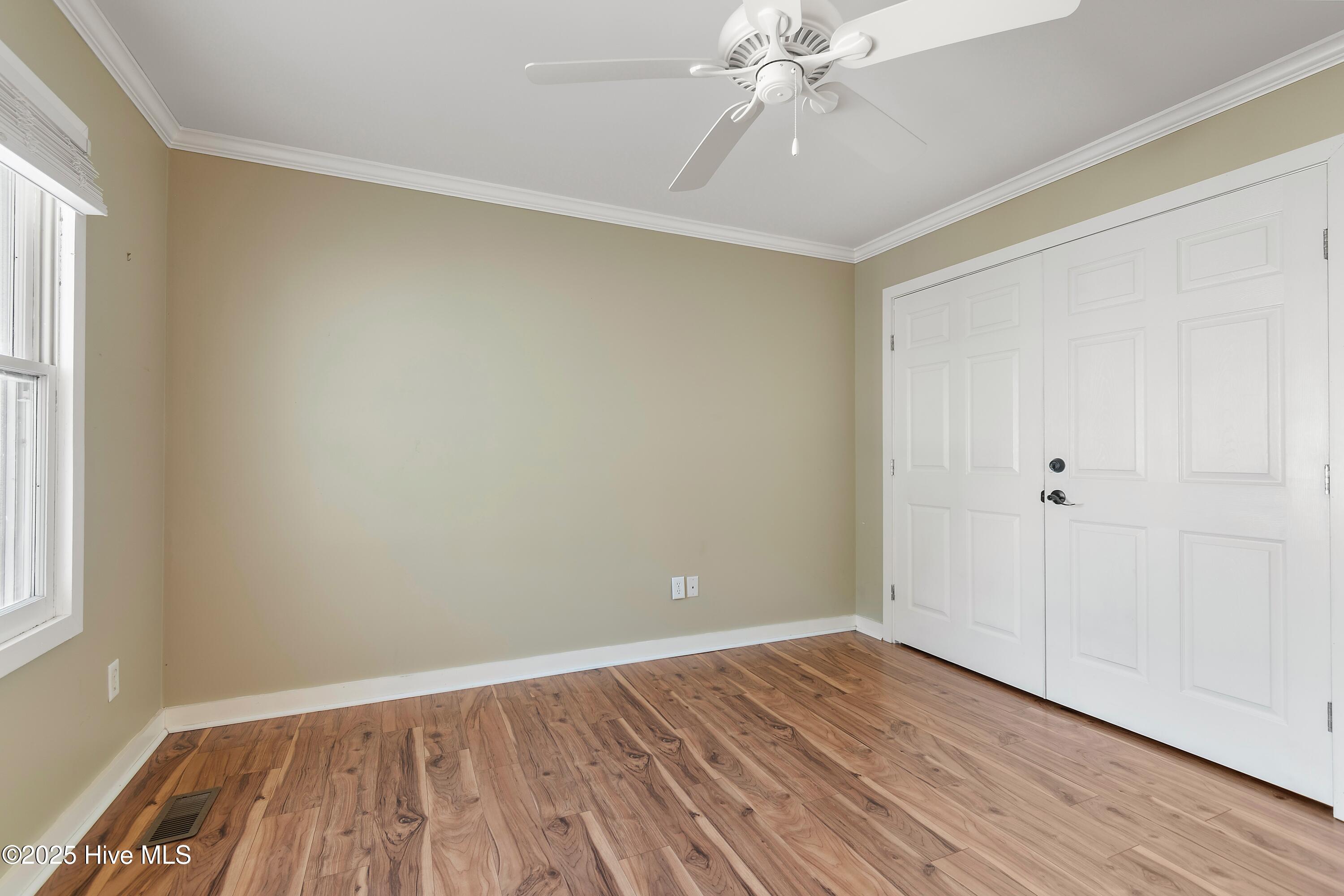 100537849 | Photo 32