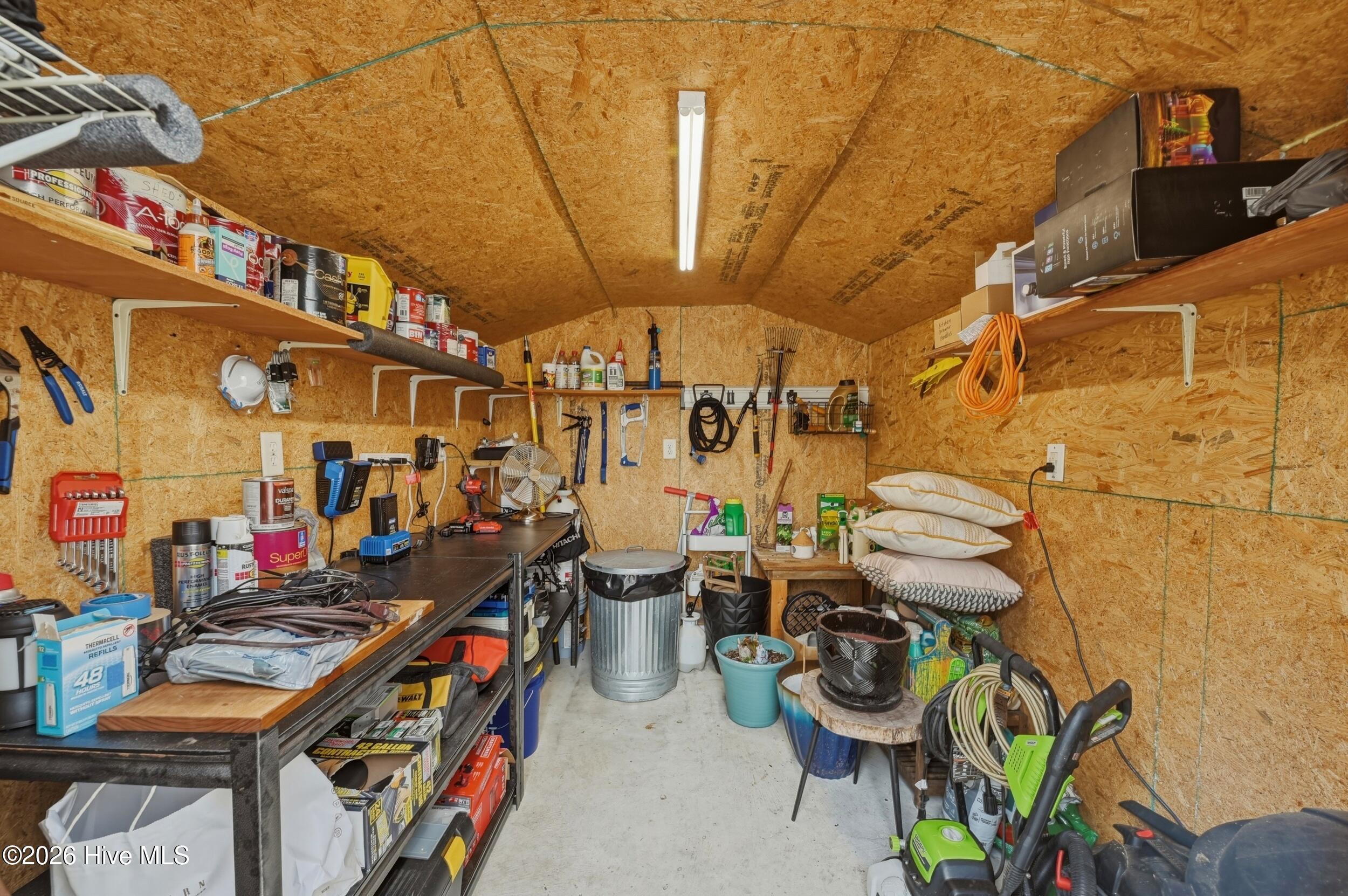 100556453 | Photo 43