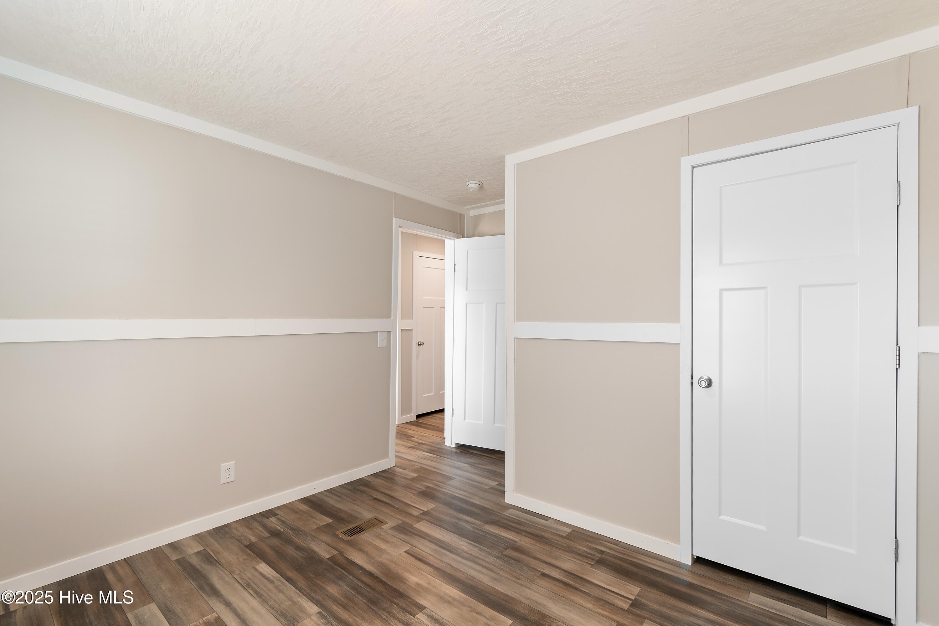 100523771 | Photo 22