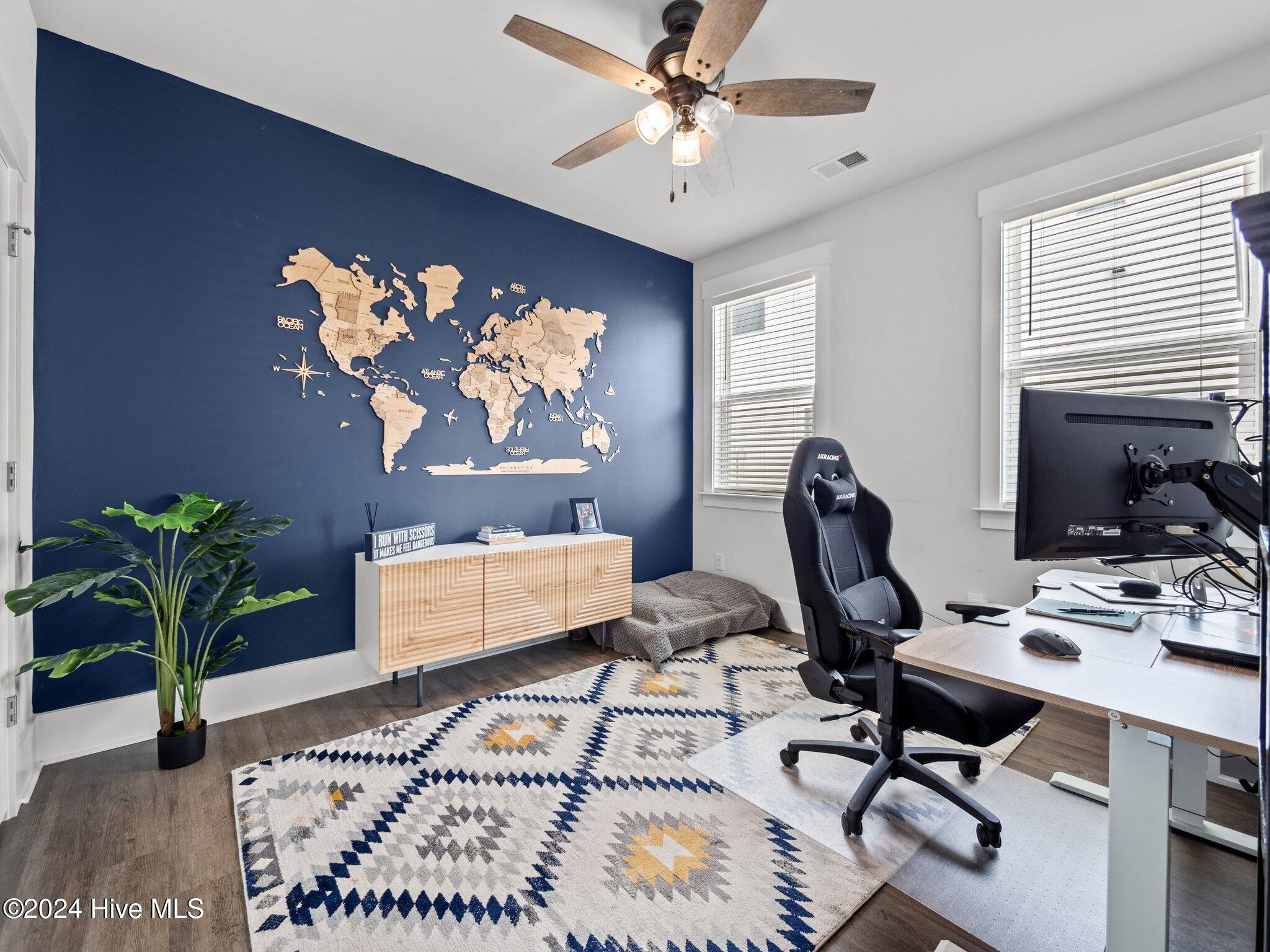 100562894 | Photo 34